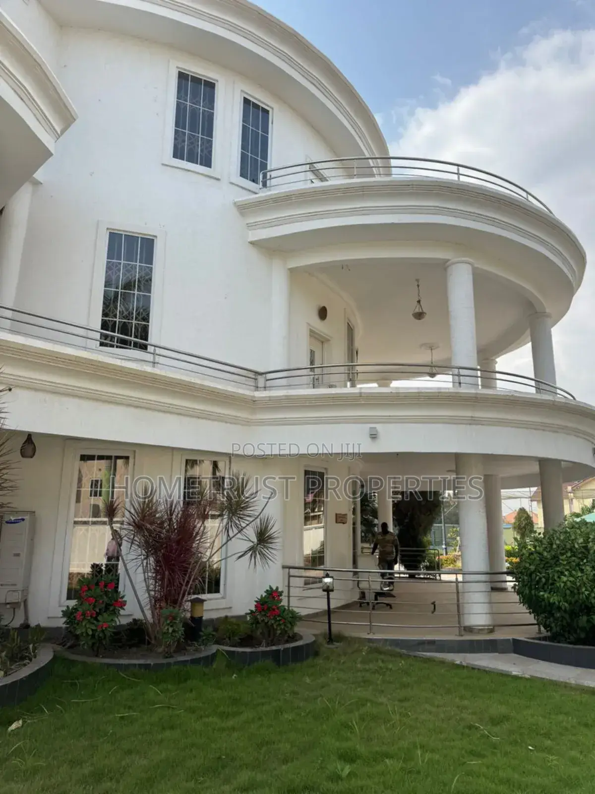 6bdrm Mansion in Hometrust Properties, East Legon for sale