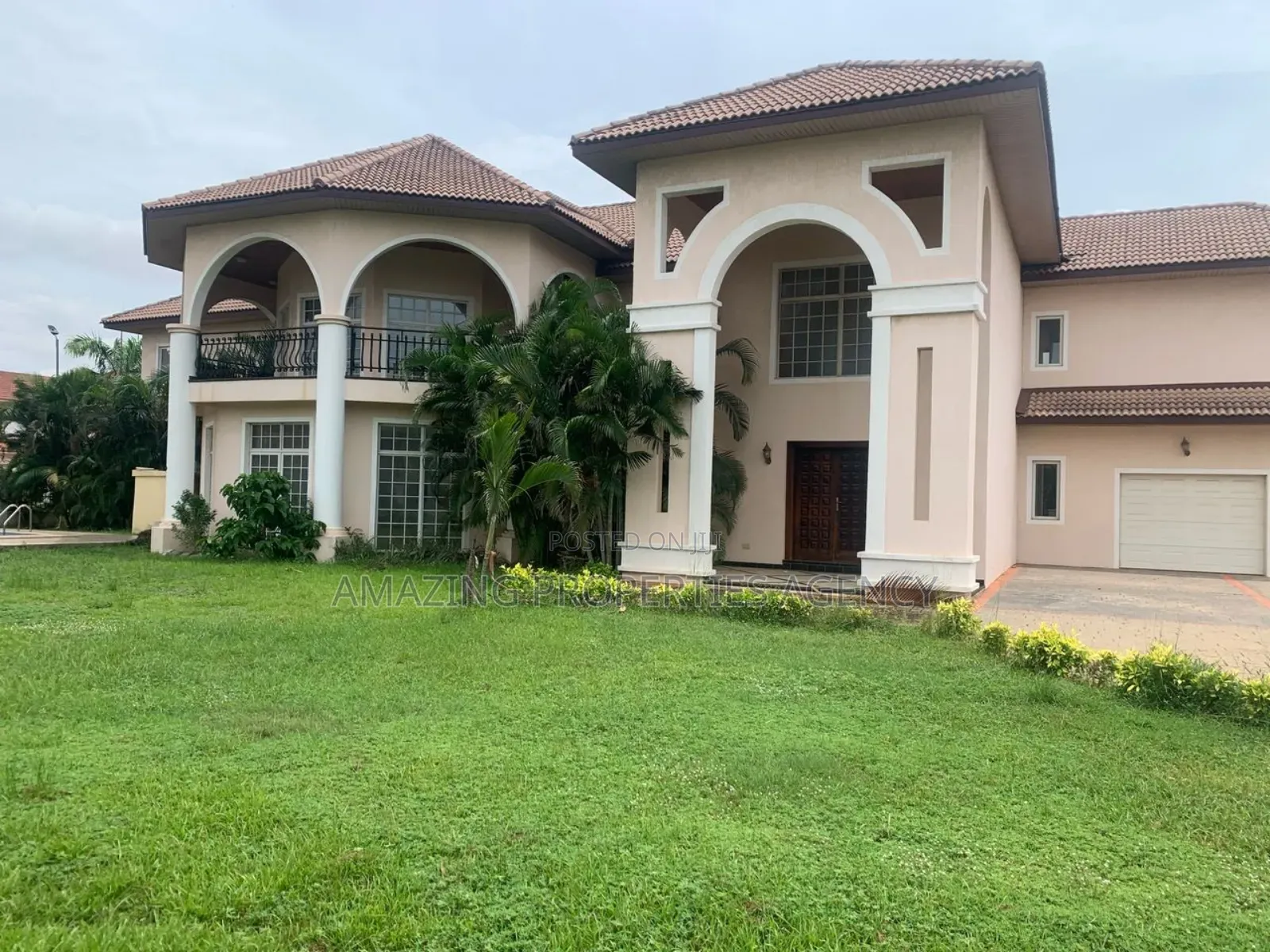 5bdrm House in East Legon for rent