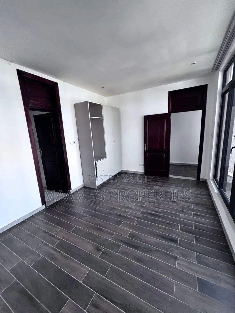 4bdrm Townhouse/Terrace in Labone for sale