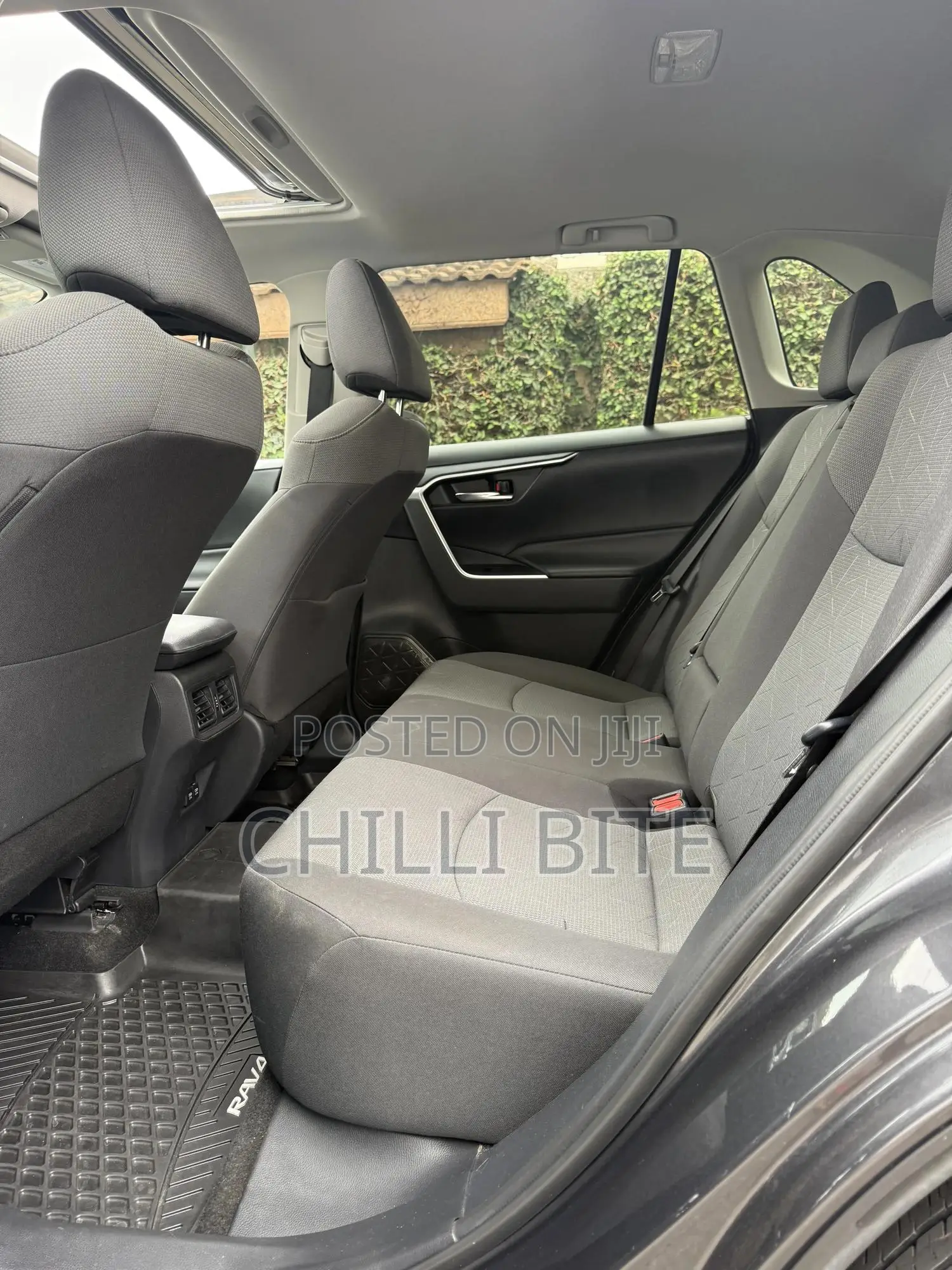 Toyota RAV4 XLE FWD 2020 Gray