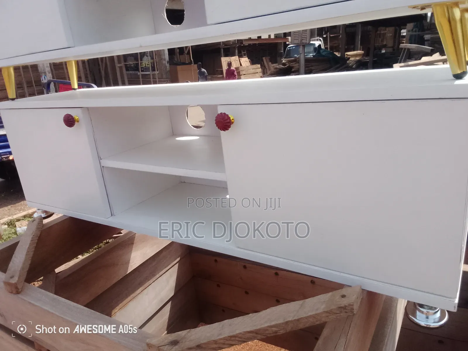 TV Stand With Wine Handle