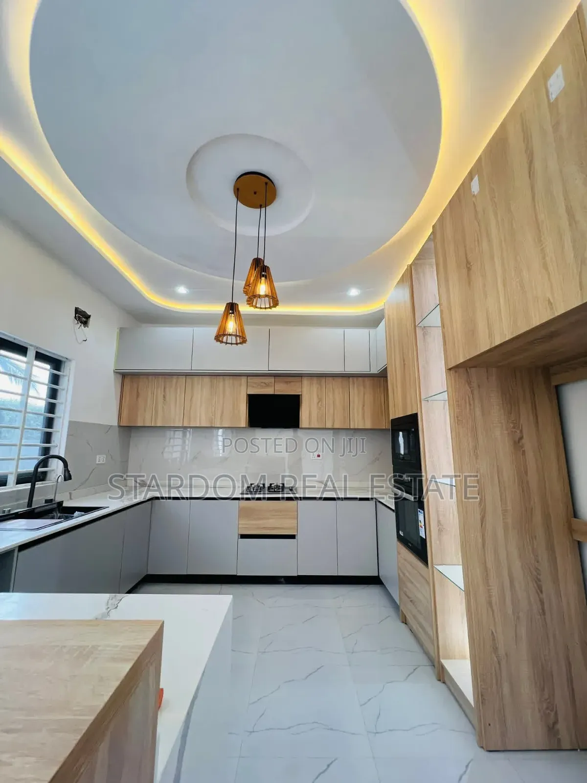 3bdrm Bungalow in Lakeside Estate for sale