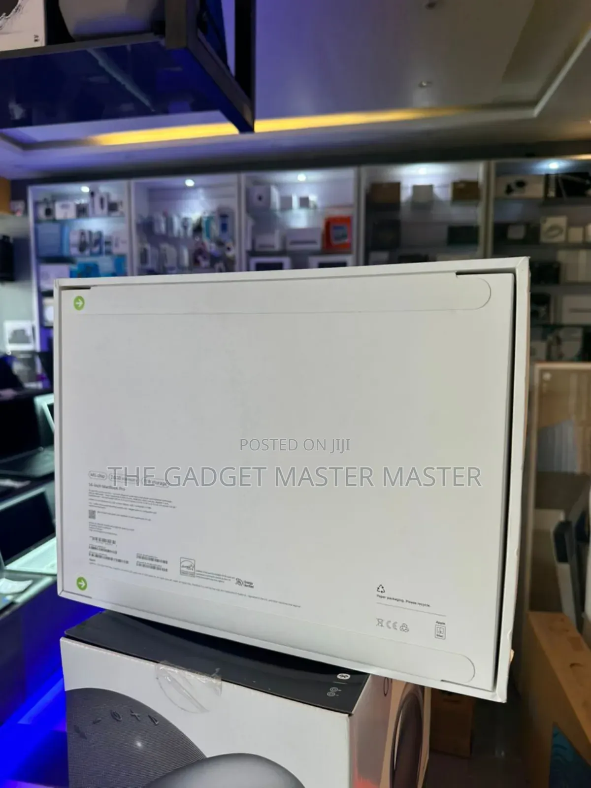 New Laptop Apple MacBook Pro 2025 M5 24GB Apple M5 SSD 1T