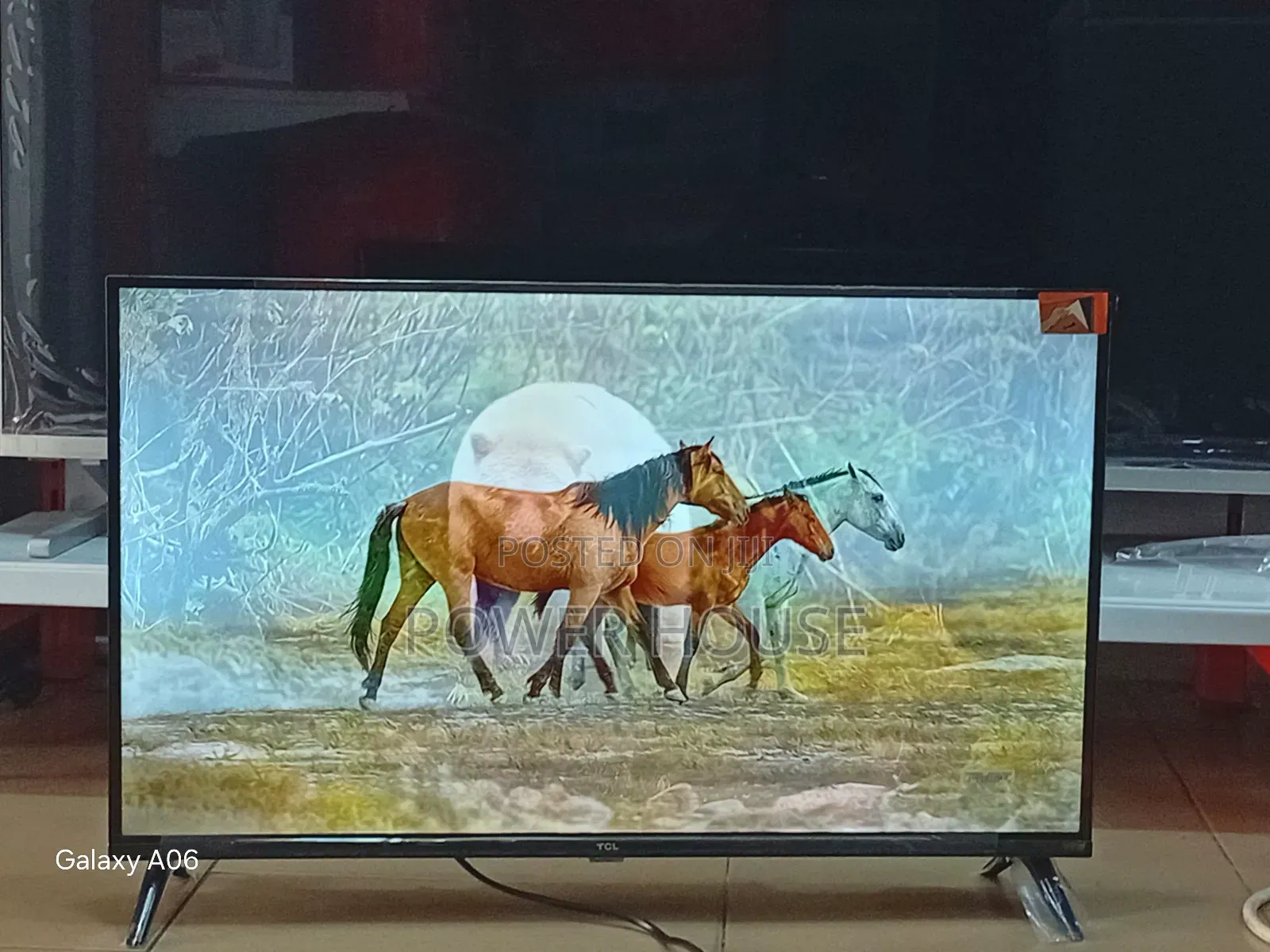 TCL 32 Inches Smart Tv for Modern Homes