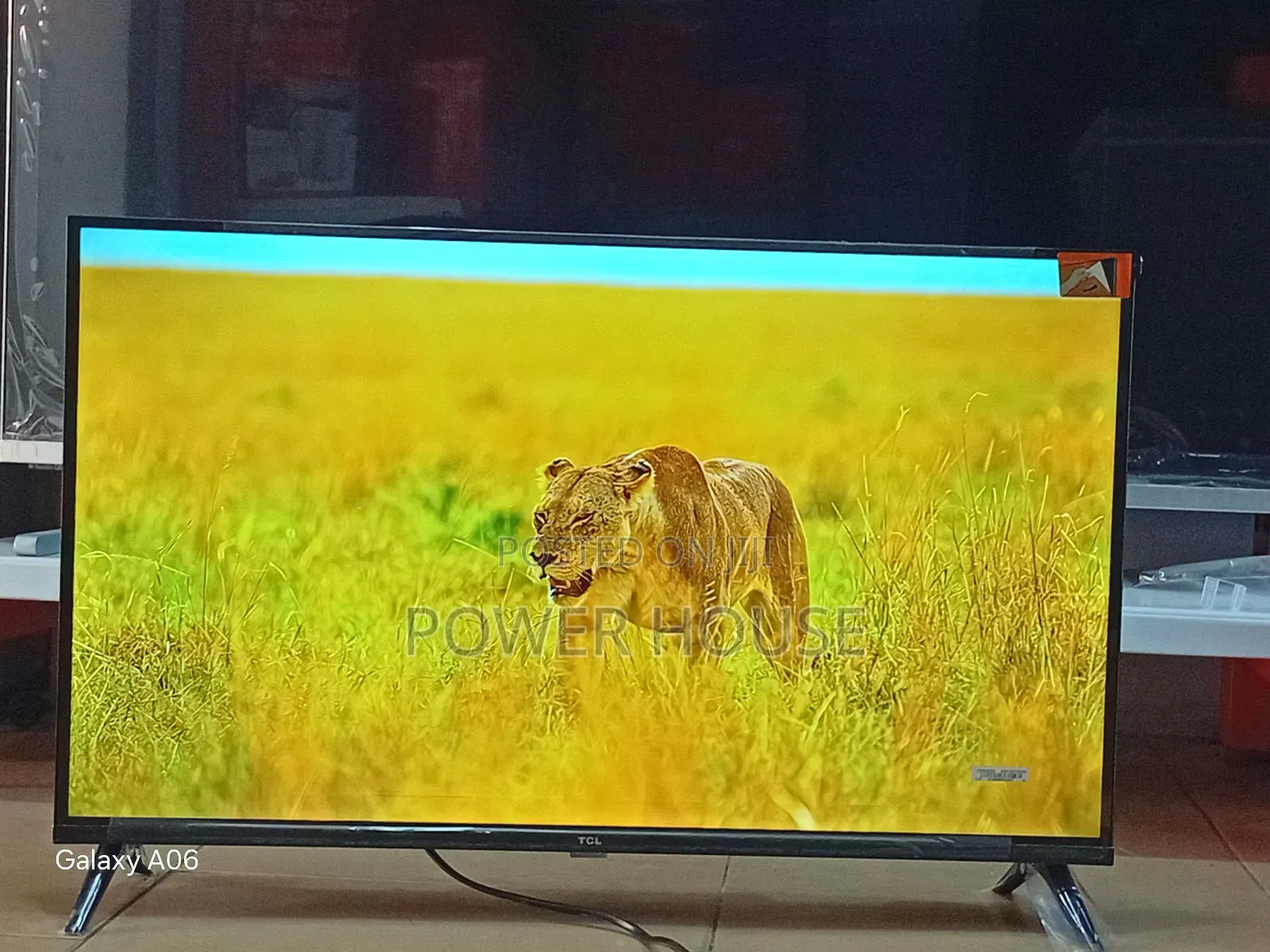TCL 32" Smart Tv With Modern Features