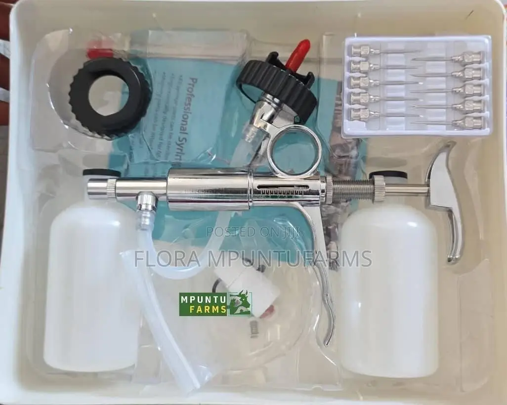 3rd Newcastle Vaccinator Syringe