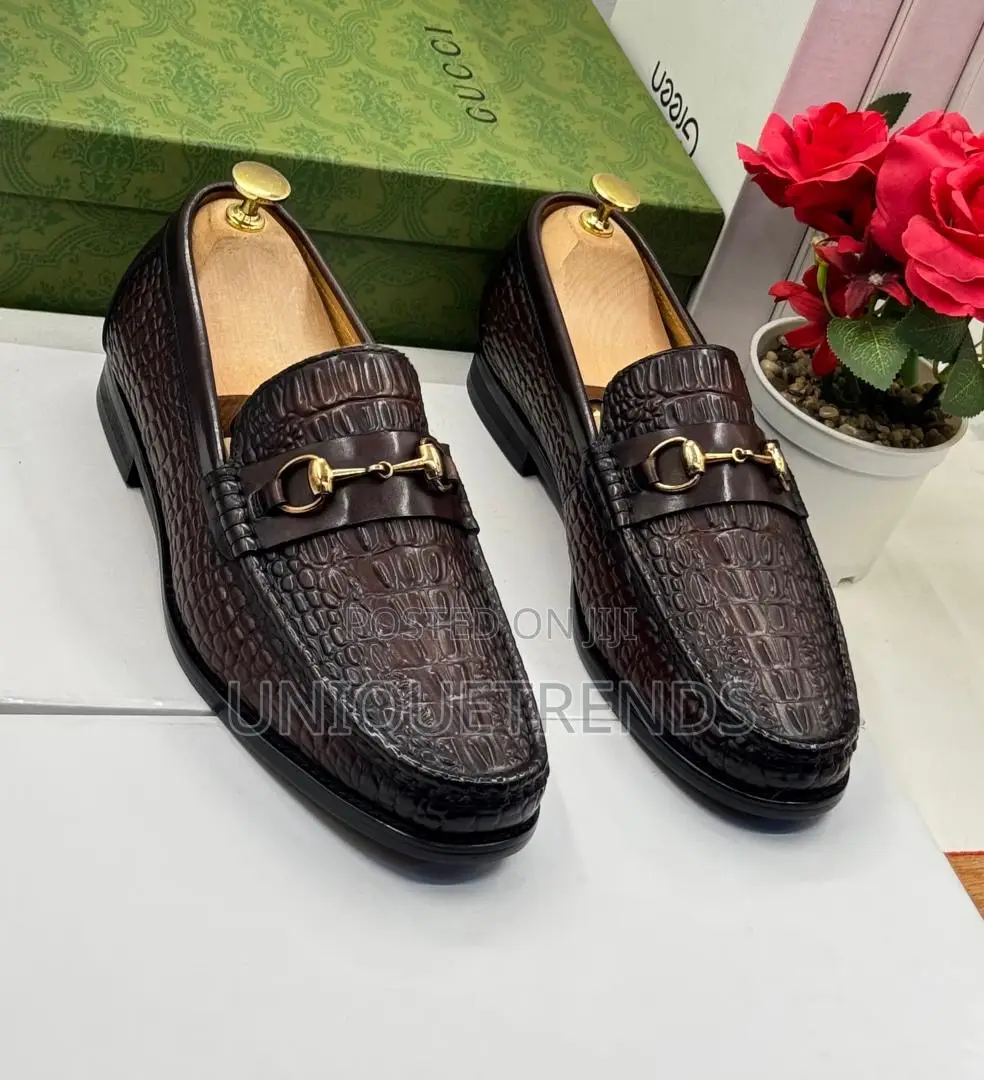 Gucci Crocodile Pattern Leather Loafers ( Black Coffee)