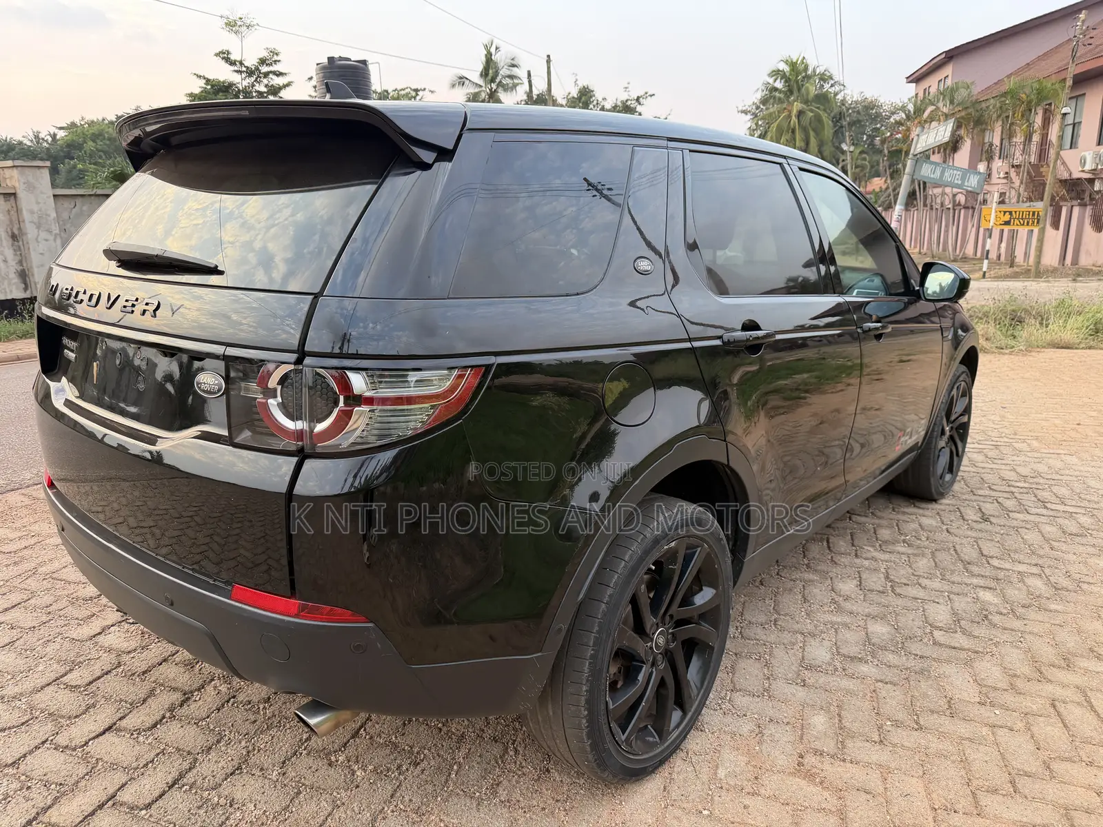 Land Rover Discovery Sport HSE LUX 2017 Black