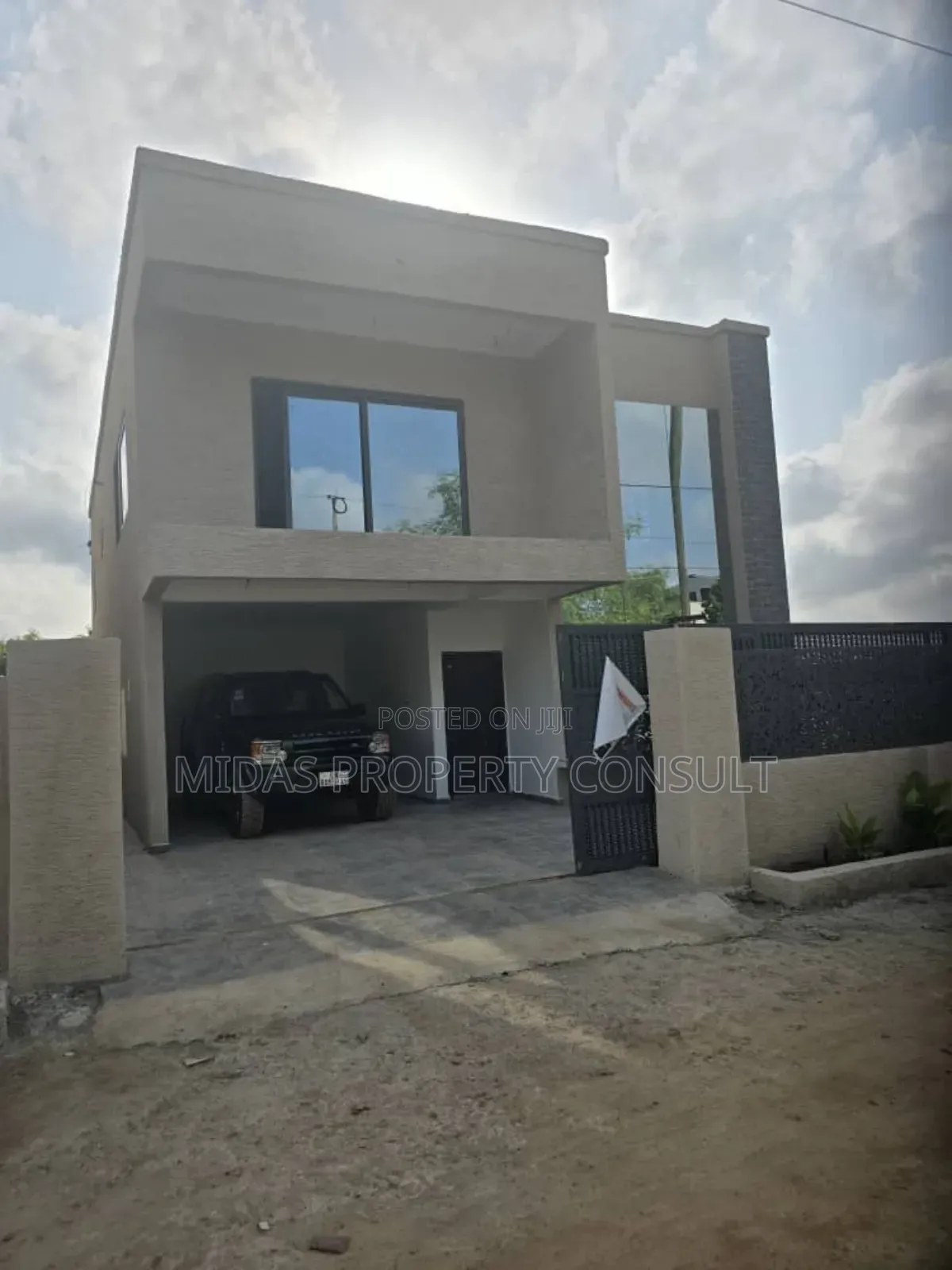 4bdrm House in West Trassaco, Ashaley Botwe for sale