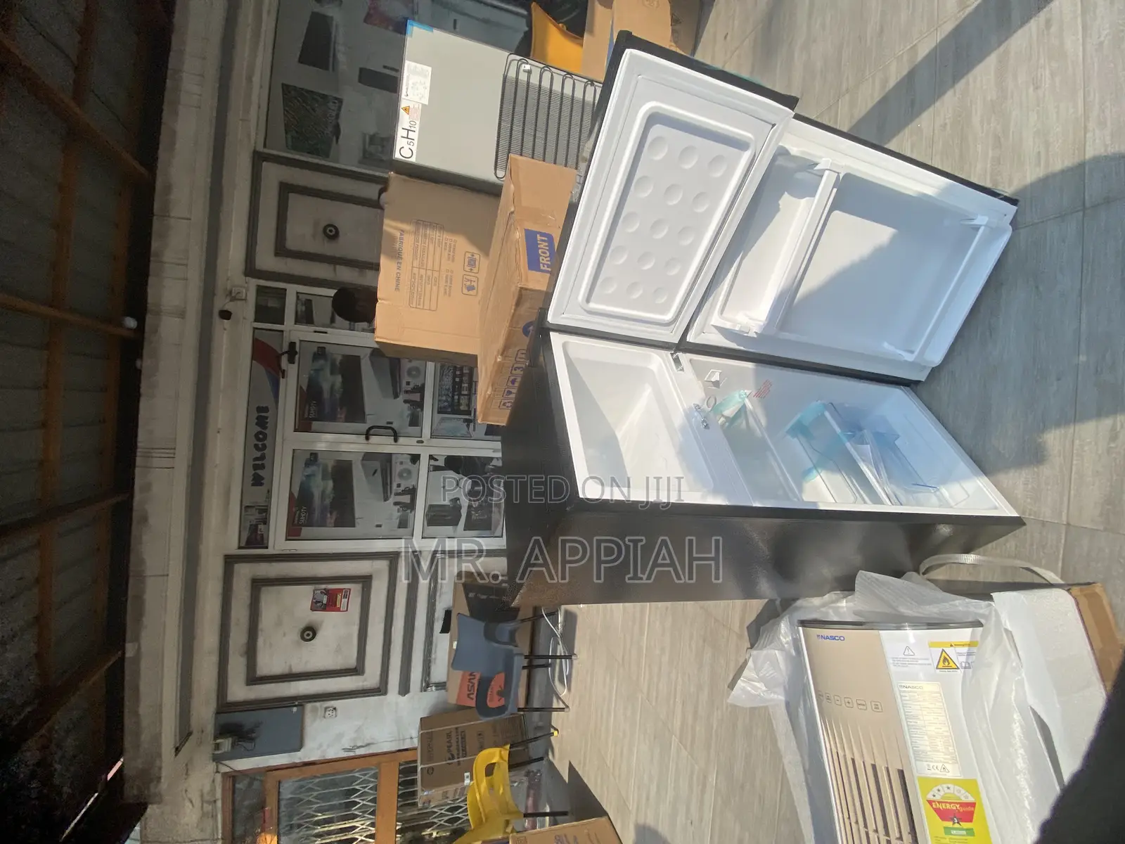 Remarkable Design: The Sleek Pearl Pf-108t-10j Top Freezer Unit