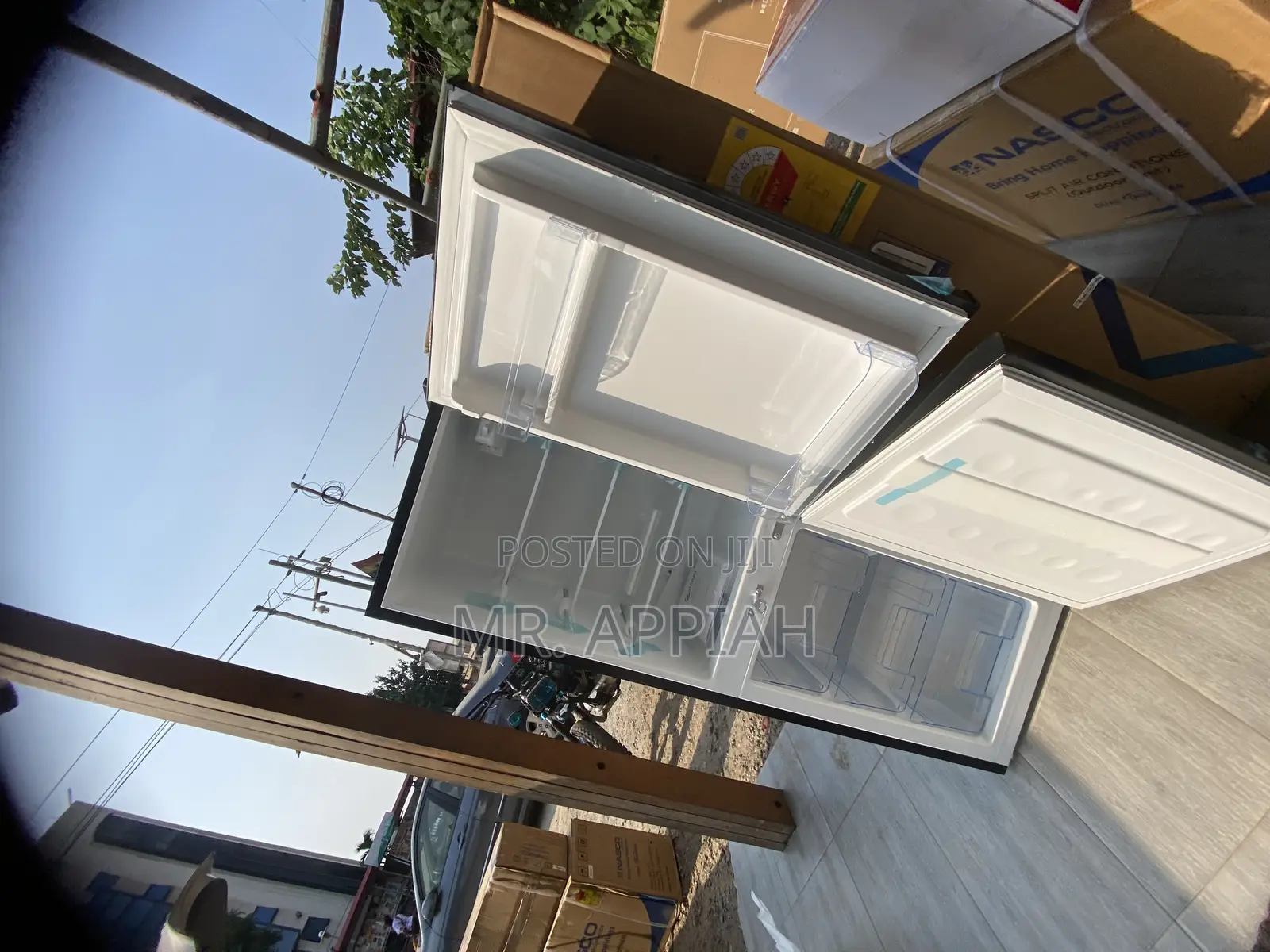 Experience Remarkable Freshness With the Pearlpf-144b-10j Smart Fridge