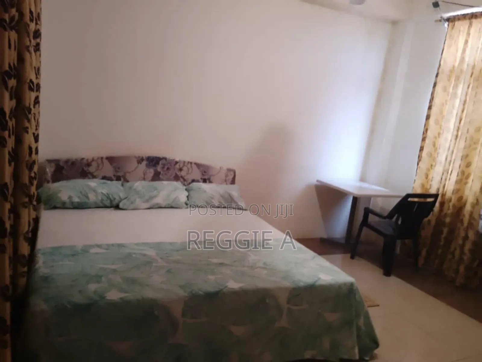 ¢150 a Day, Private Ensuite Bedroom in a Shared Flat