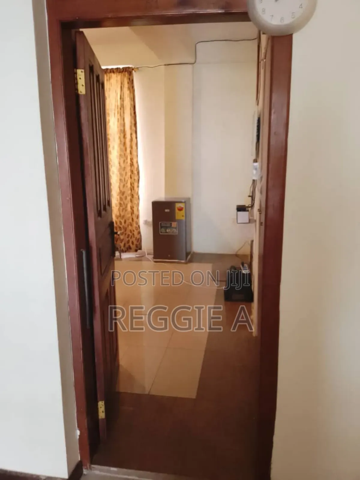 ¢150 a Day, Private Ensuite Bedroom in a Shared Flat