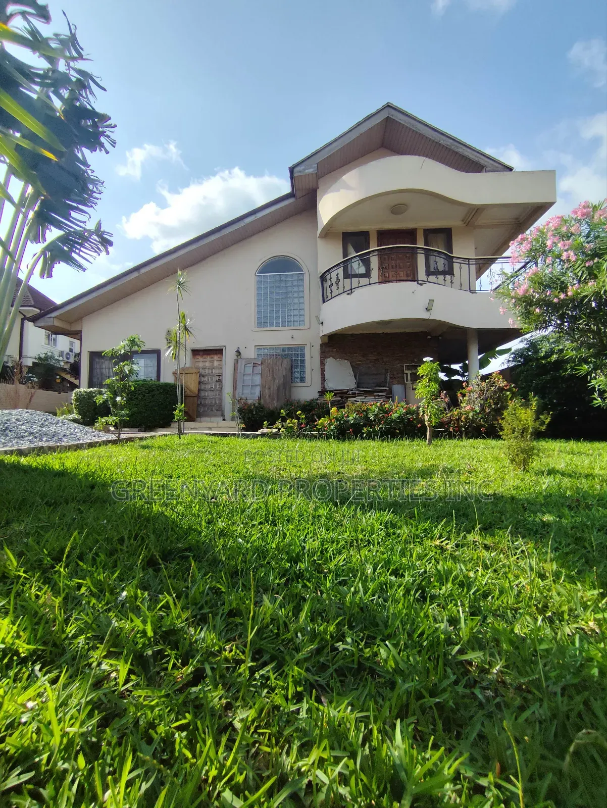 6bdrm Apartment in Com 18, Lashibi for sale