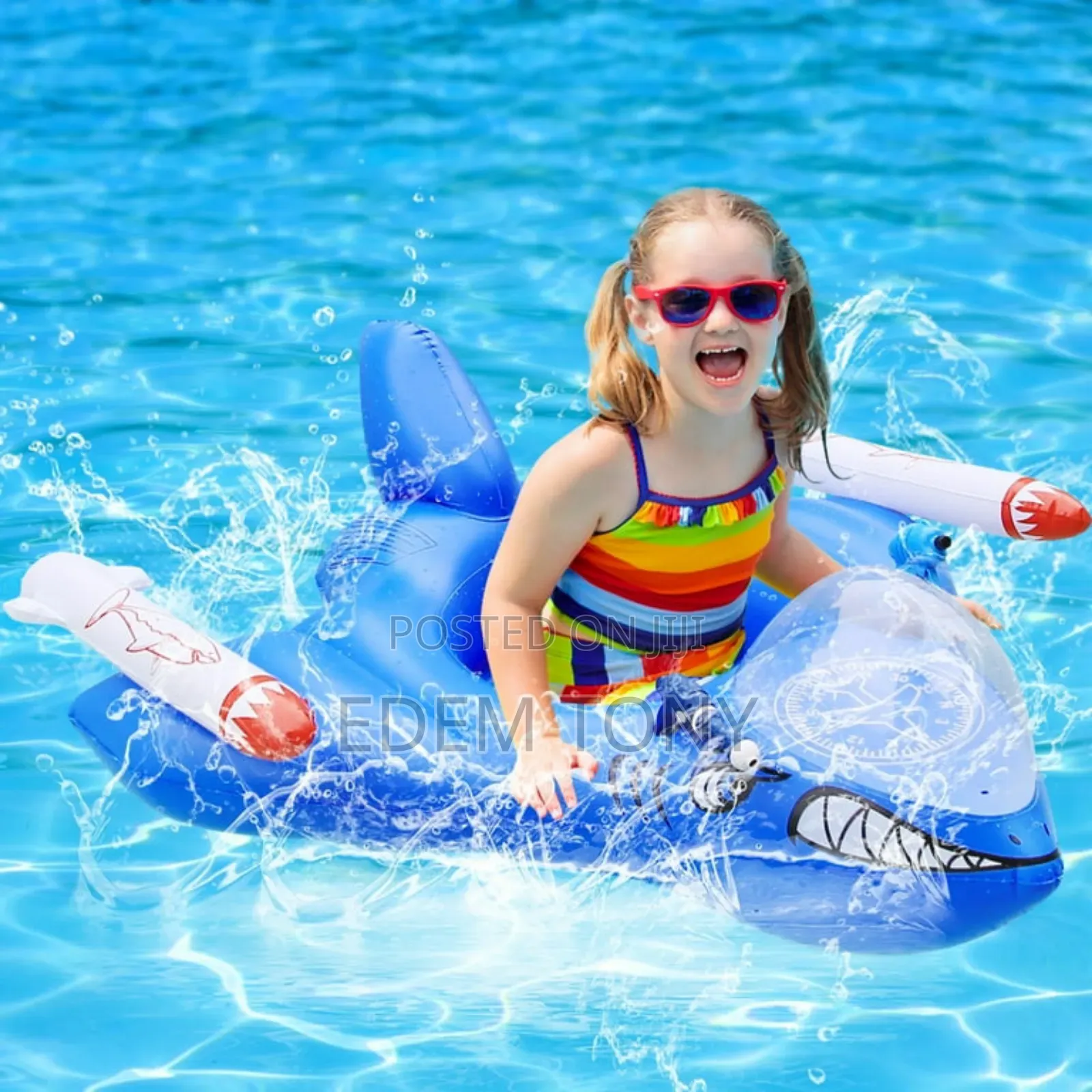 Yeereen Inflatable Shark Pool Float With a Built-in Water Gun