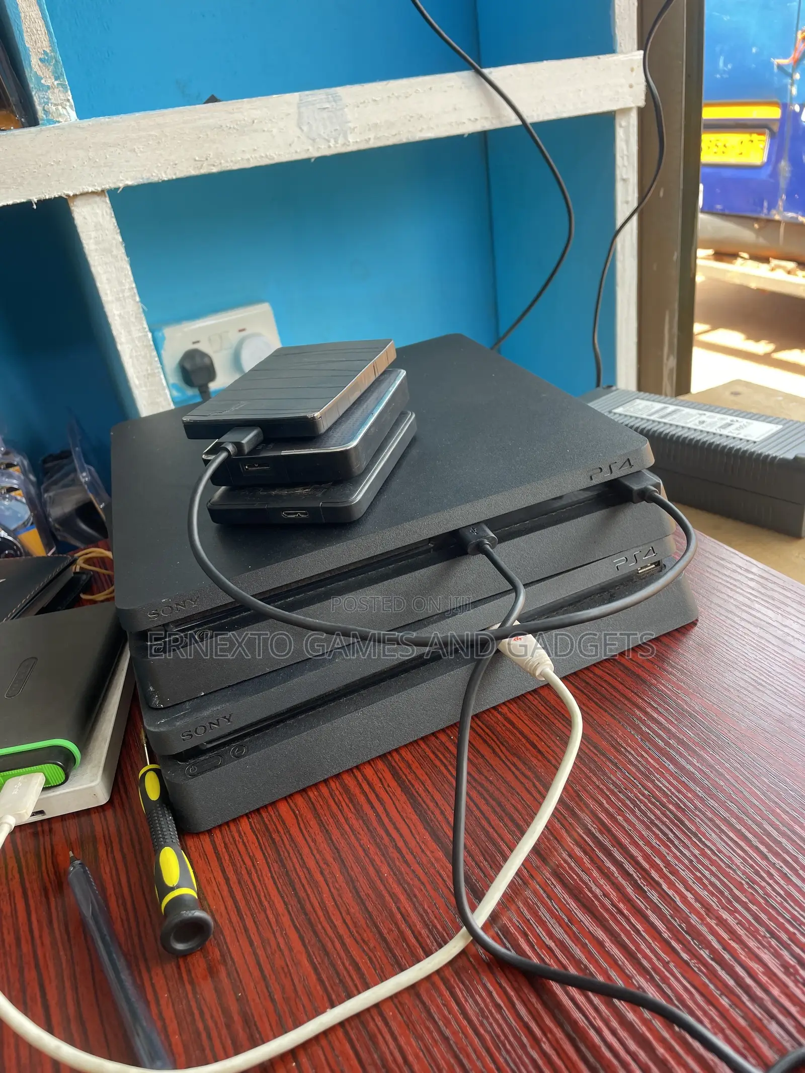 Ps4 Slim Loaded With Games 2pad
