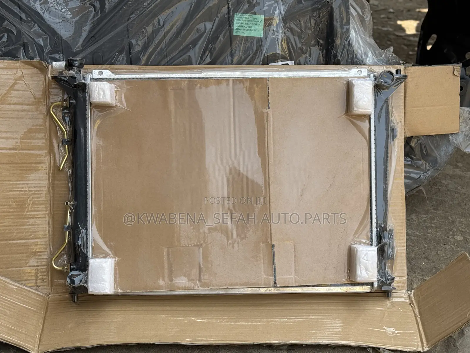 Original Hyundai Sonata 2009-2013 Radiator Tank Available For All Cars