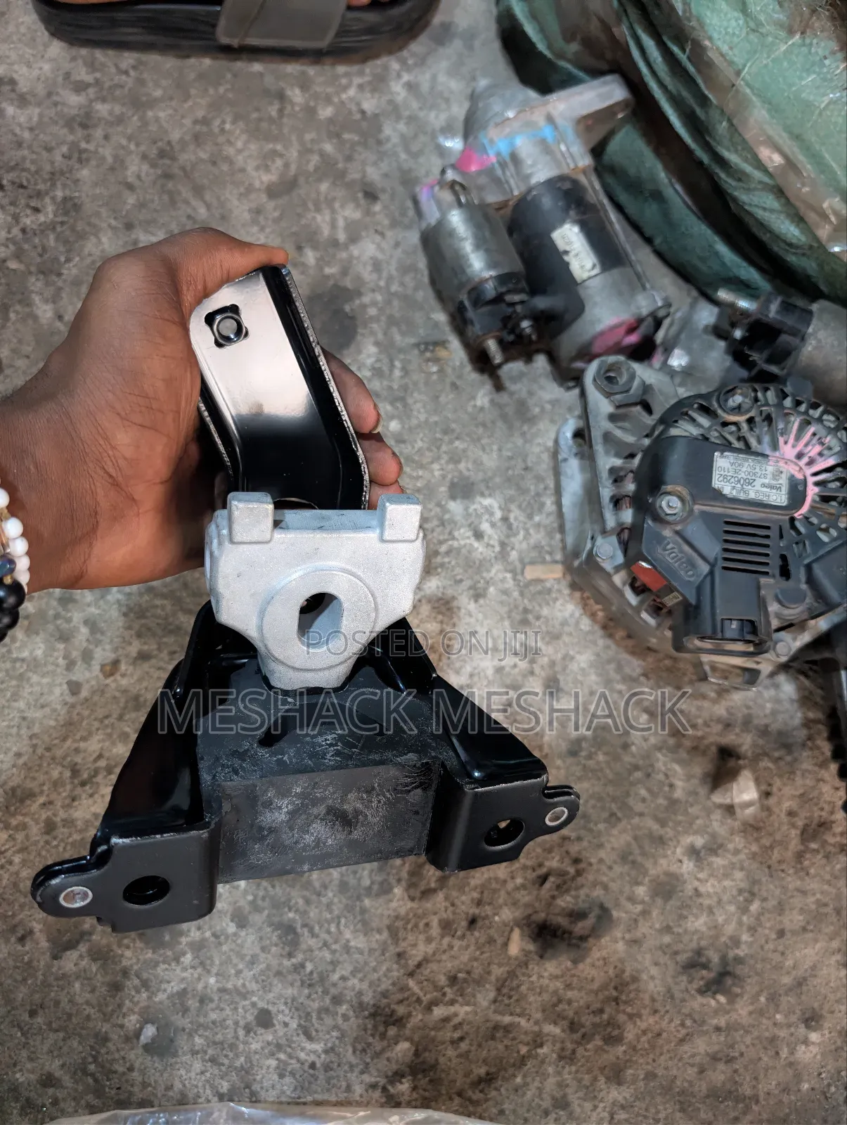 Toyota Vitz Engine Seat