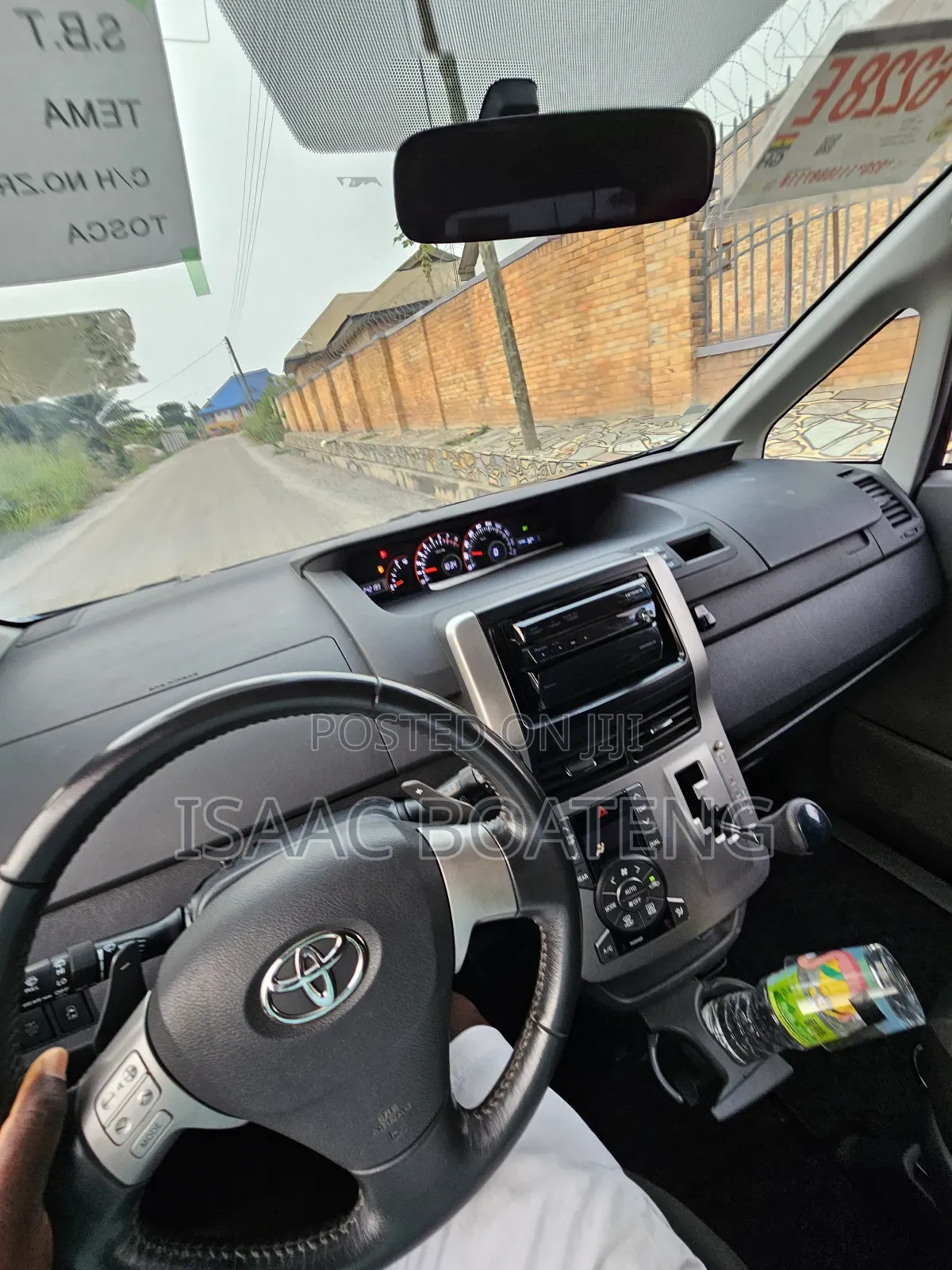 Toyota Voxy 2012 Black