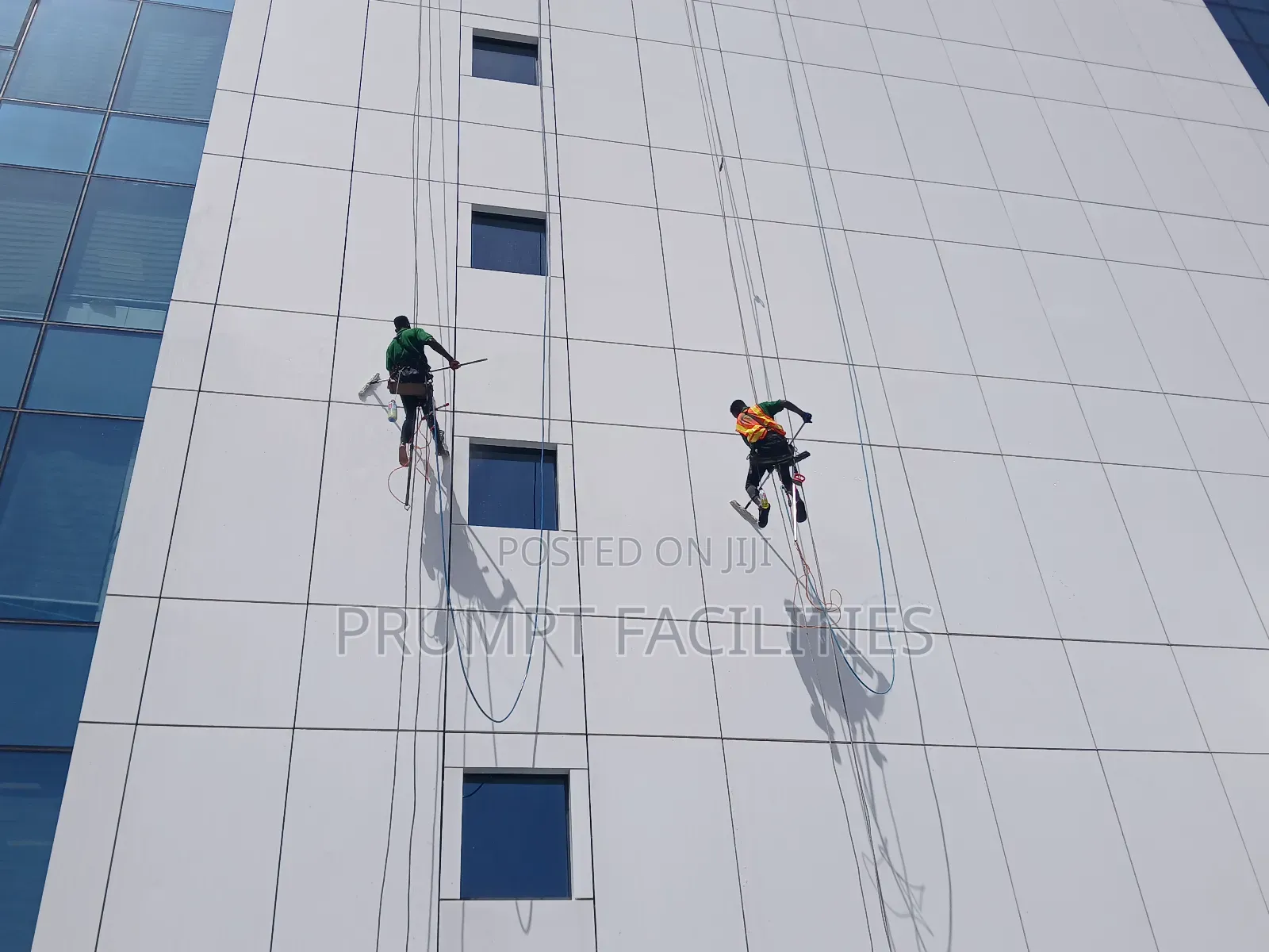 Facade or Front Glass Cleaning