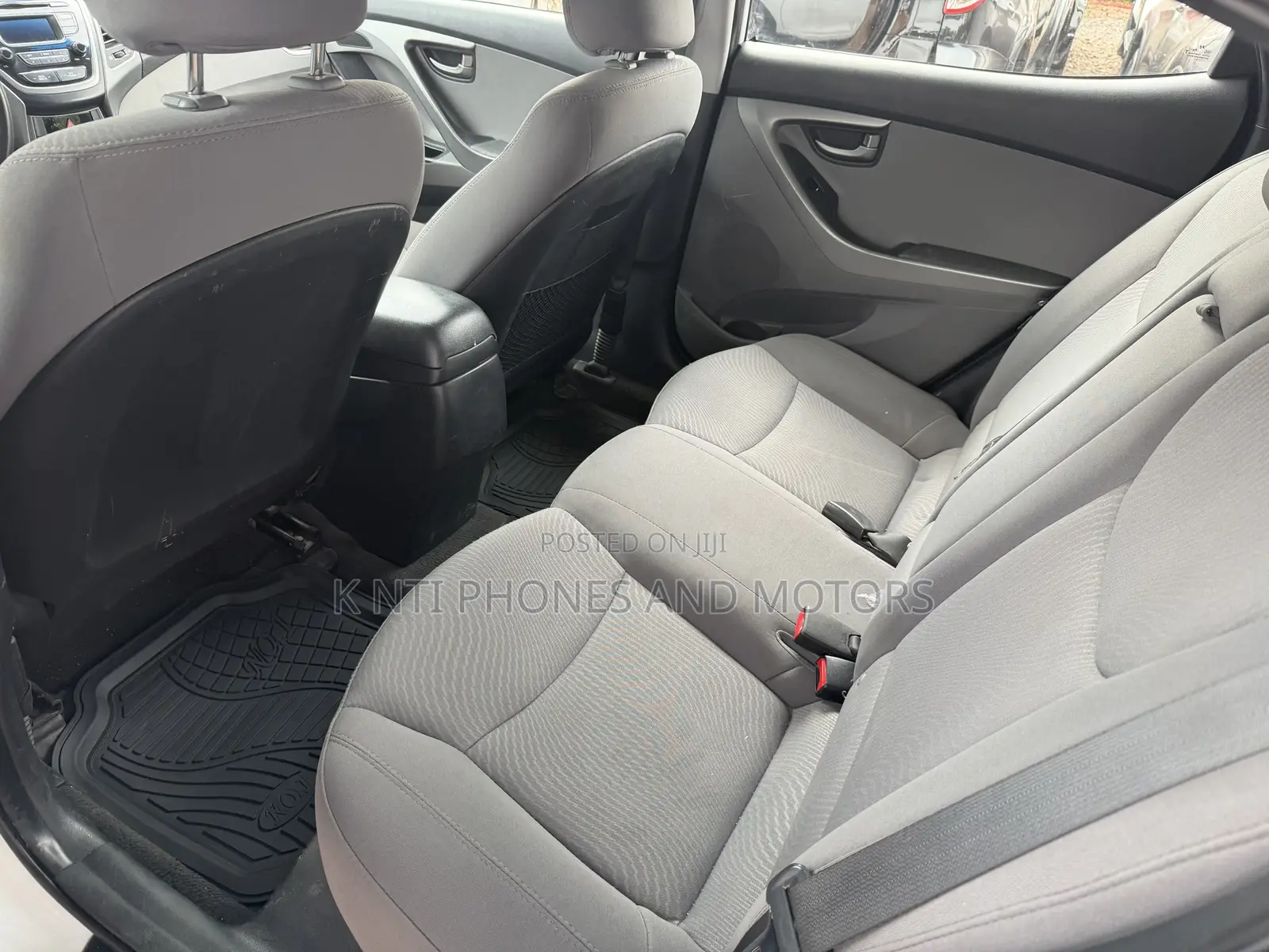 Hyundai Elantra SE Sedan FWD (1.8L 4cyl 6A) 2016 White