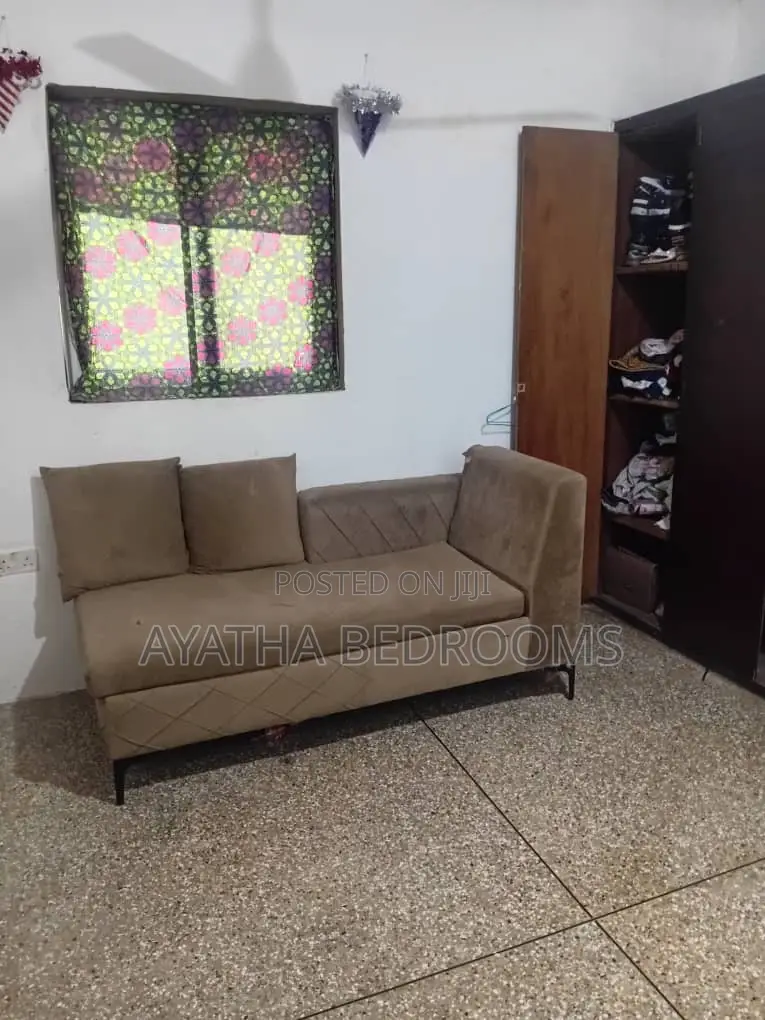2bdrm Apartment in Teshie Tsuibleoo for rent