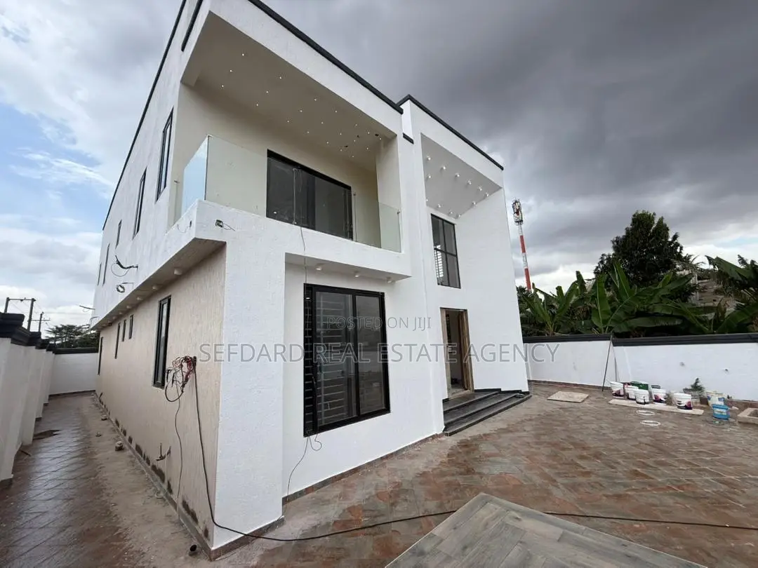 5bdrm House in SSNIT Flats for sale