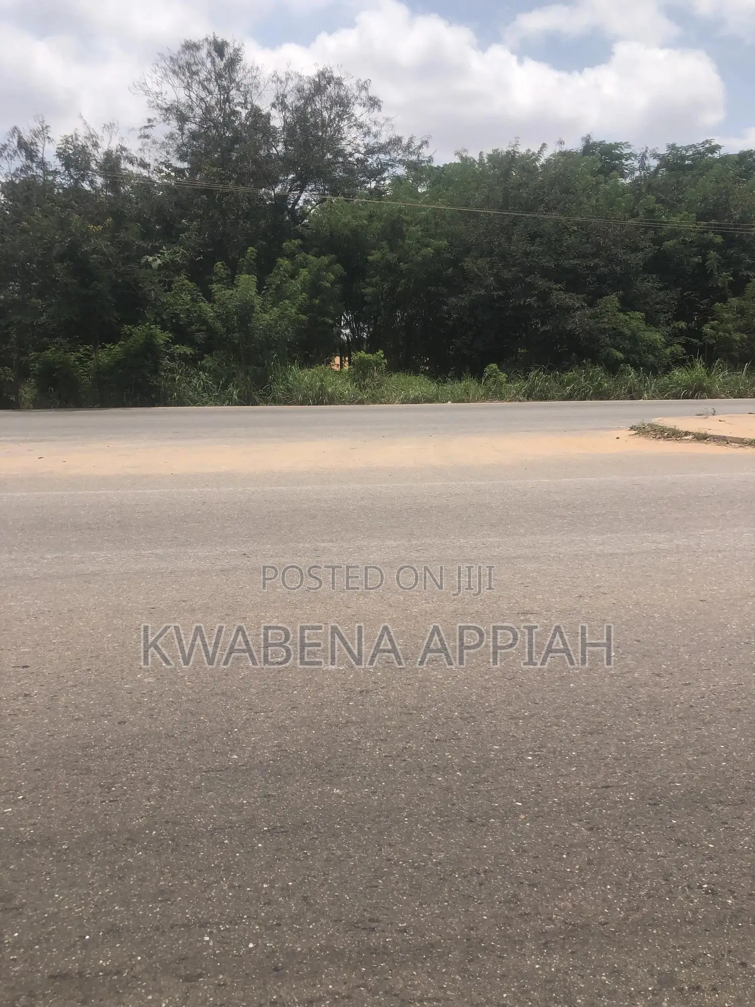 Plot of Land at Santasi Pakyi Main Road Is on Sales