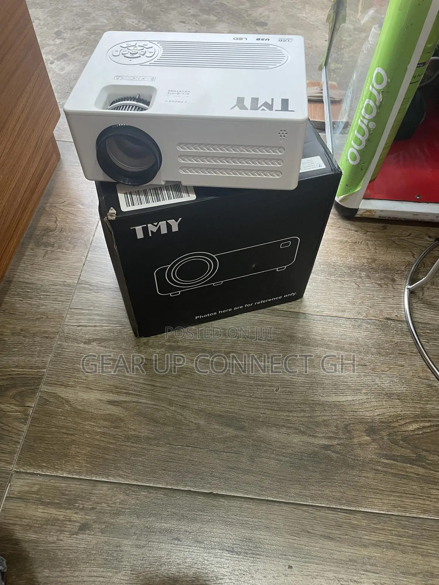 Tmy V08 Mini Led Projector With Cloth For Protection