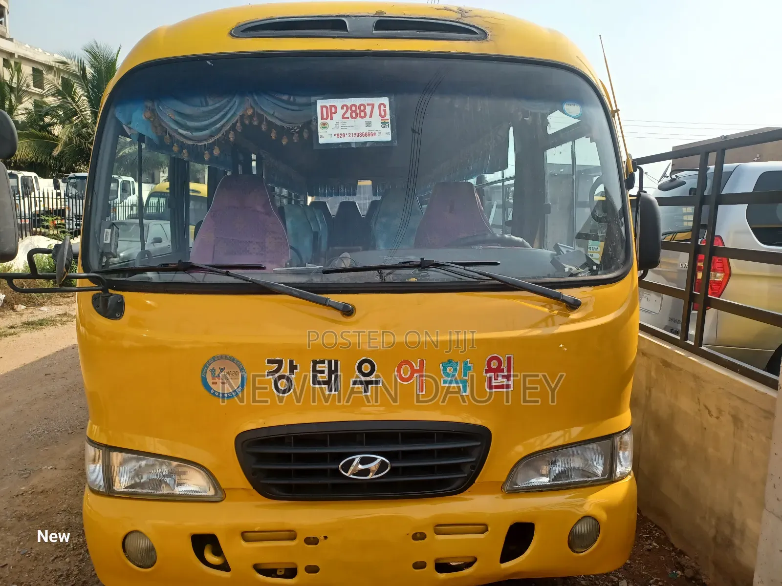 Hyundai County 2012 Yellow