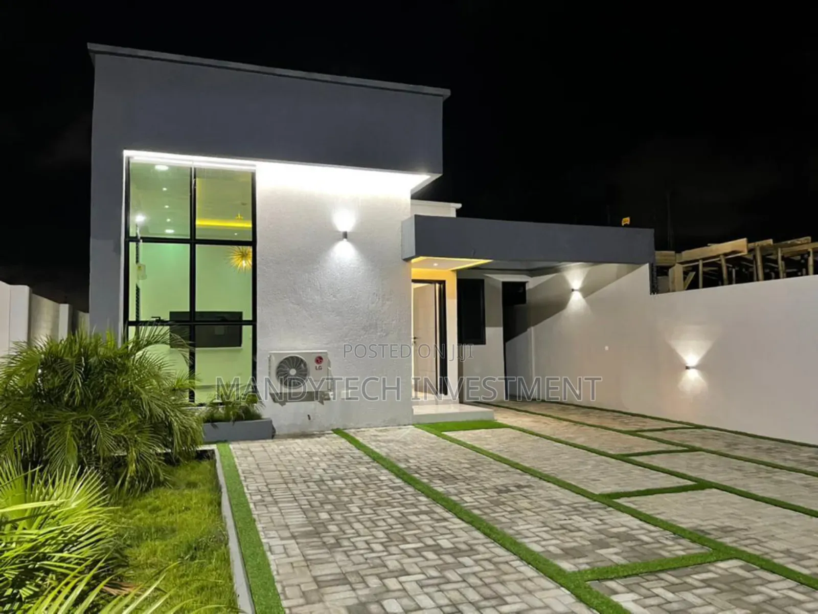 3bdrm Duplex in School Junction for sale