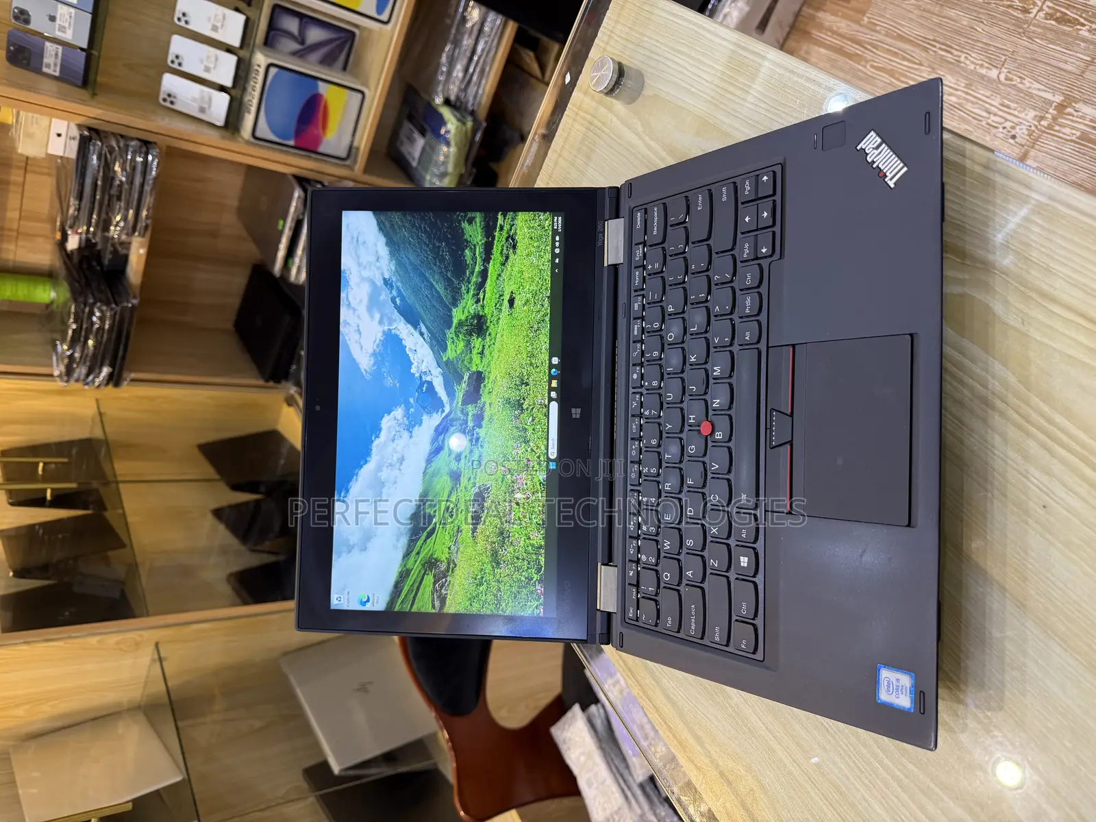 New Laptop Lenovo Yoga 260 8GB Intel Core i5 SSD 256GB
