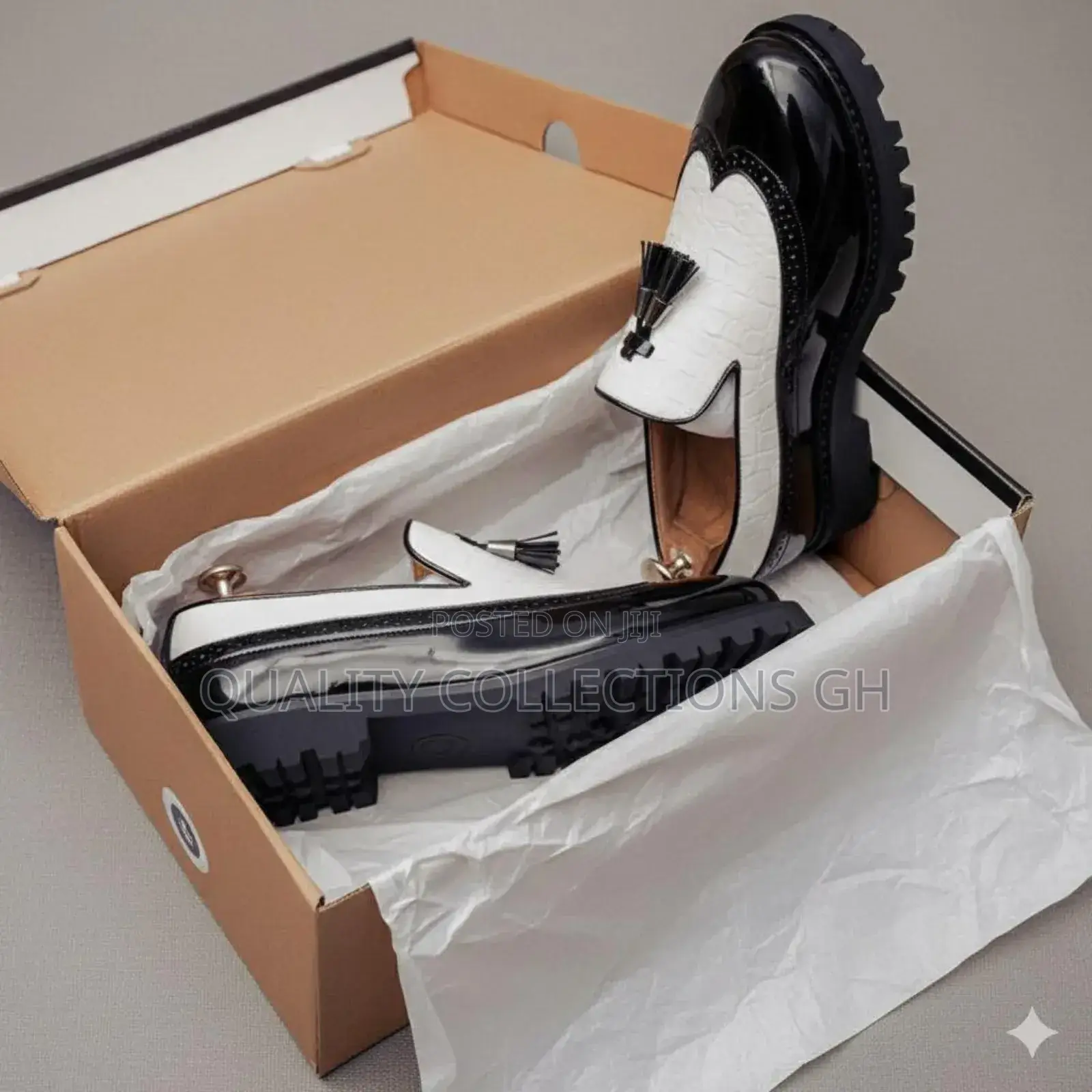 Classic Men Shoe Black and White