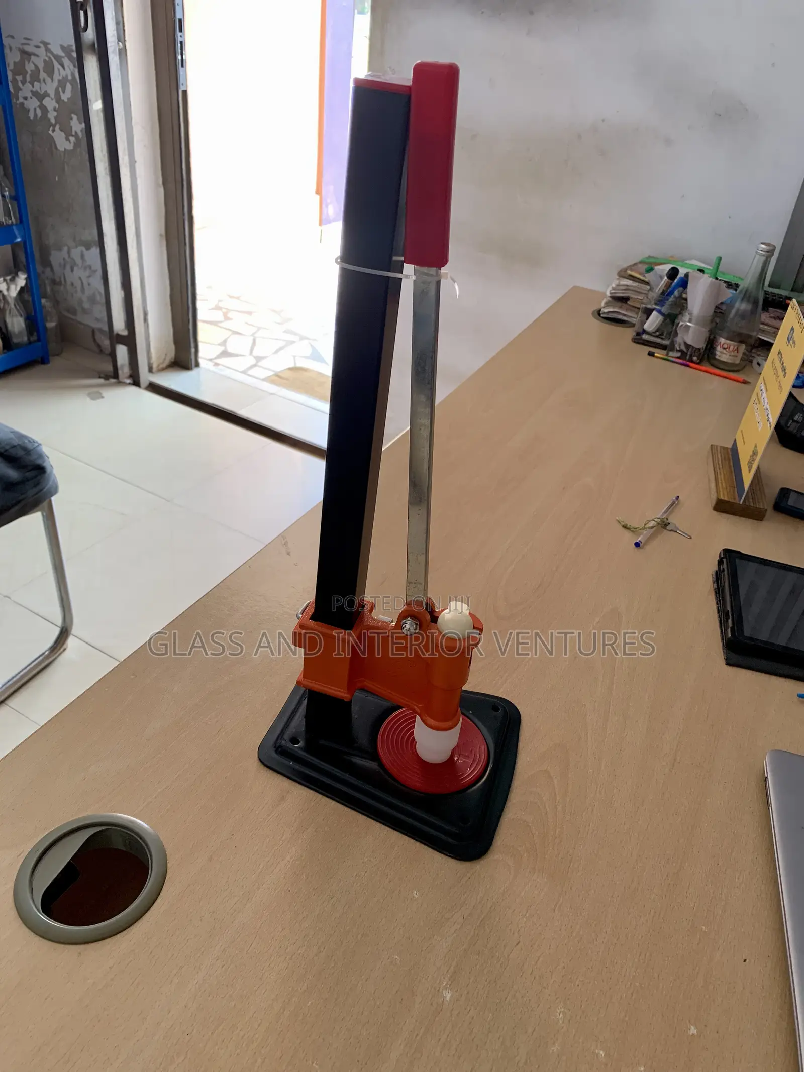 Perfume Capping Machine