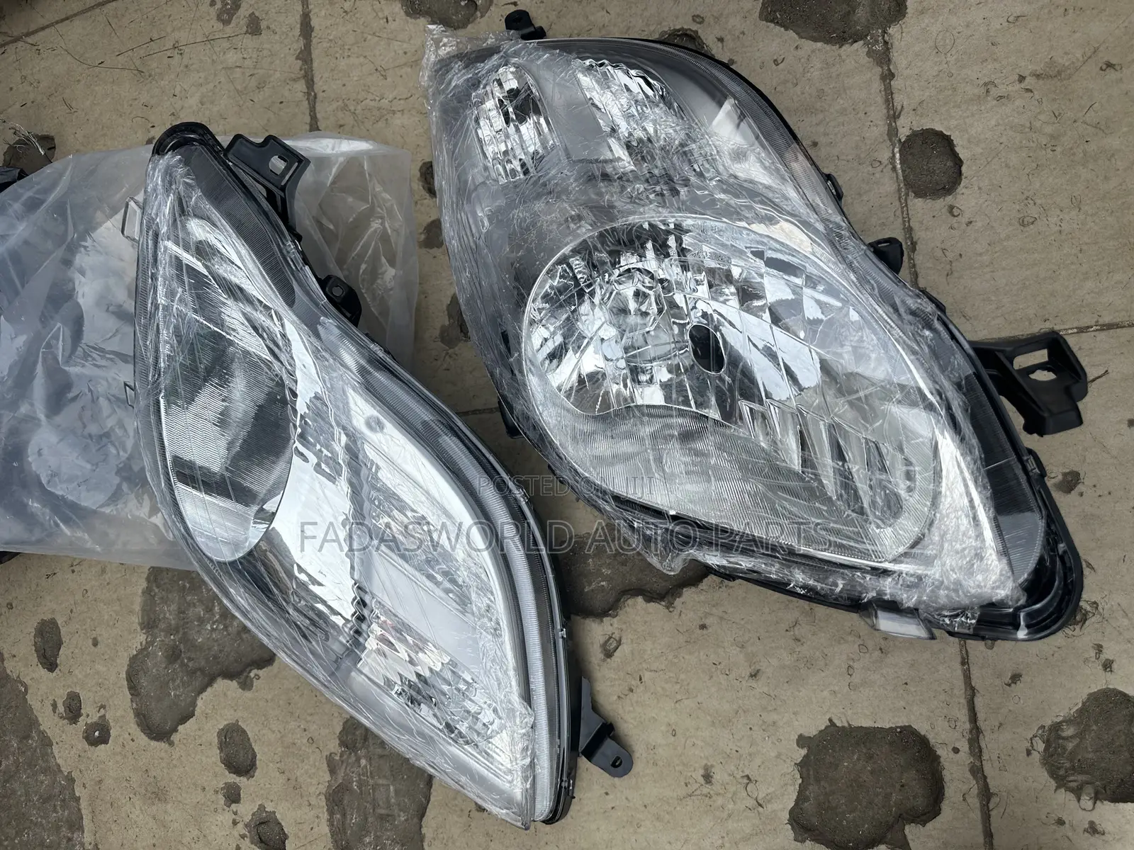 Toyota Vitz Headlight