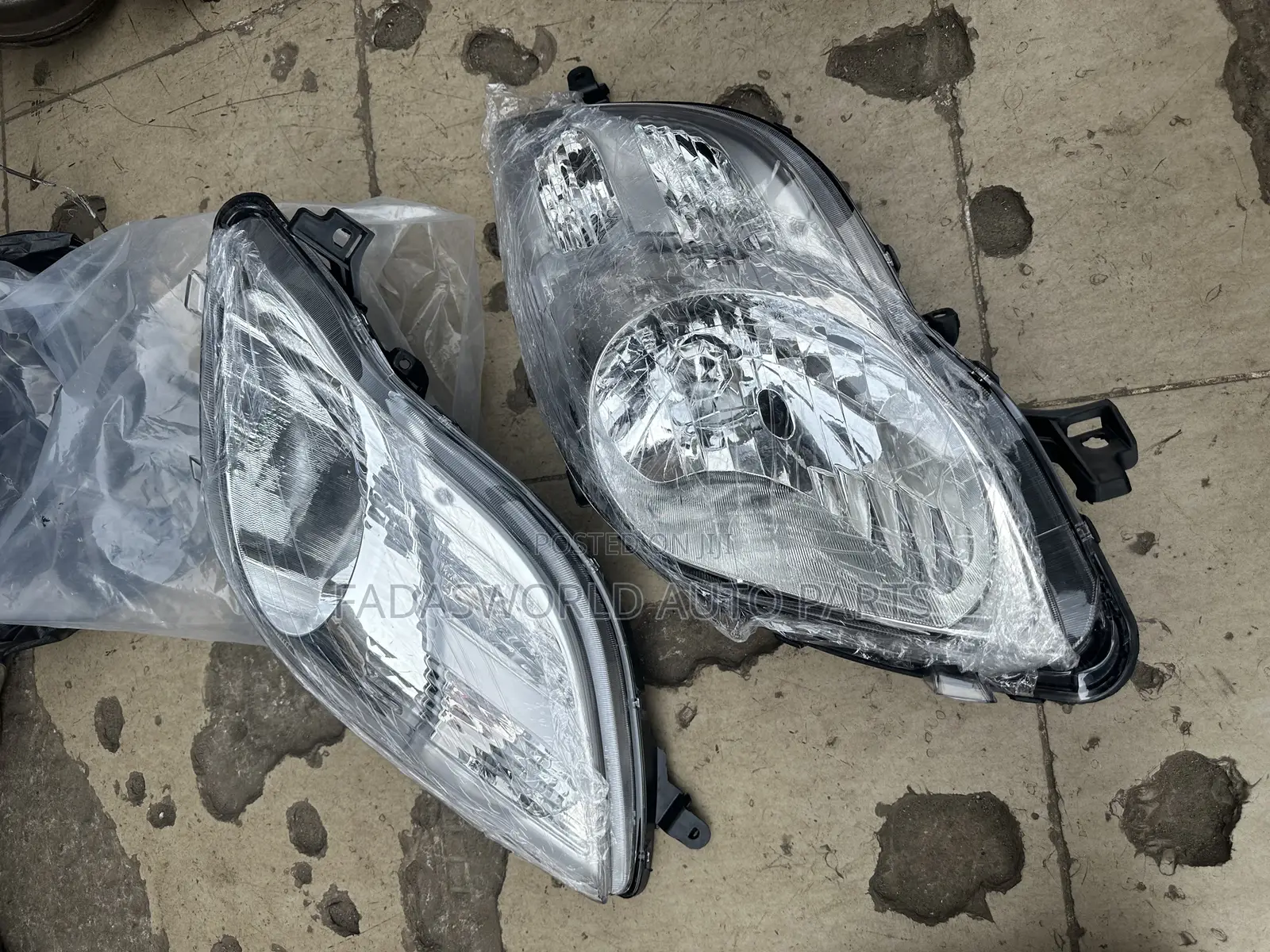 Toyota Vitz Headlight
