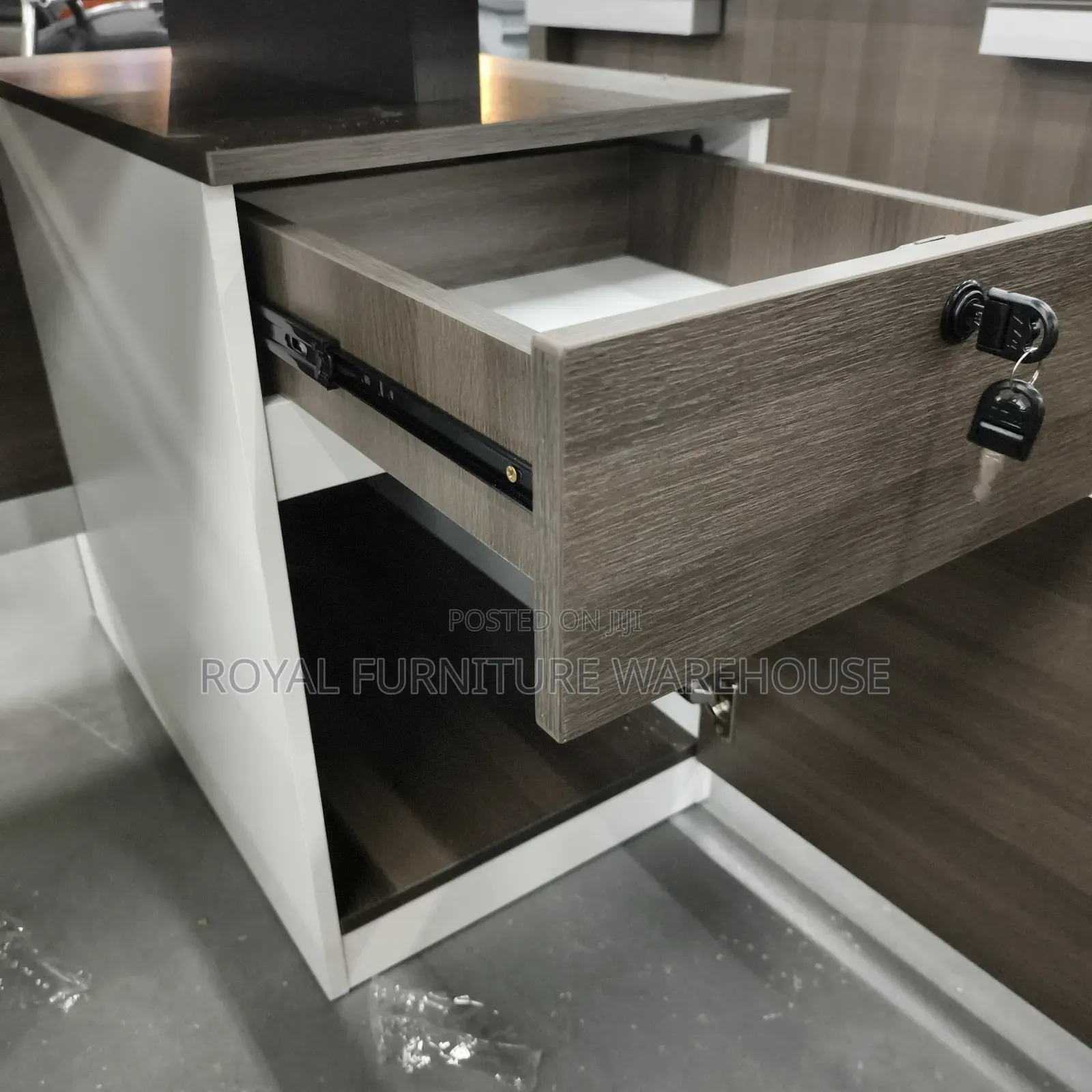 Modern Executive L-shaped Office Desk (Bgz-df9214)
