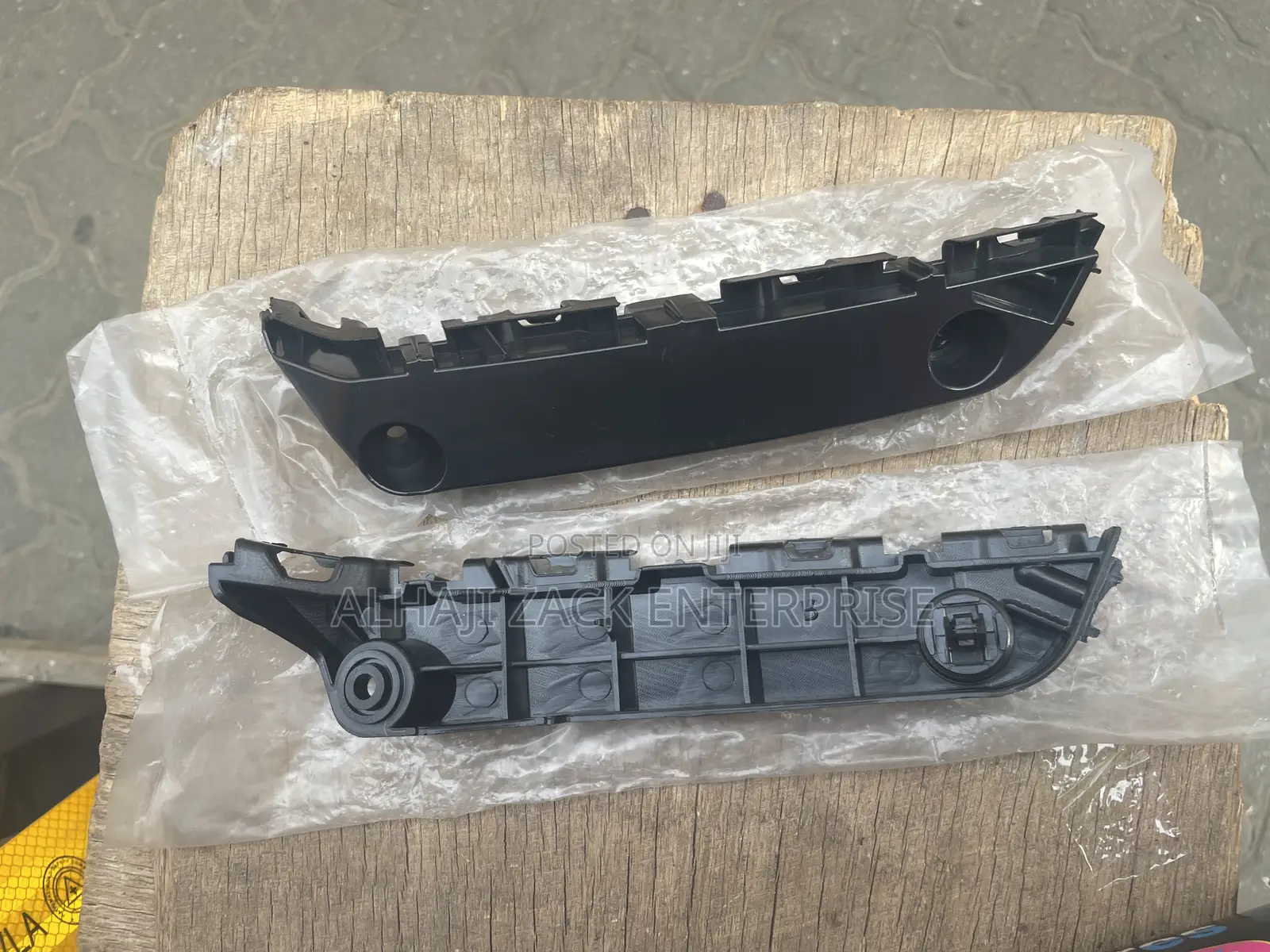 Toyota Venza Bumper Locker