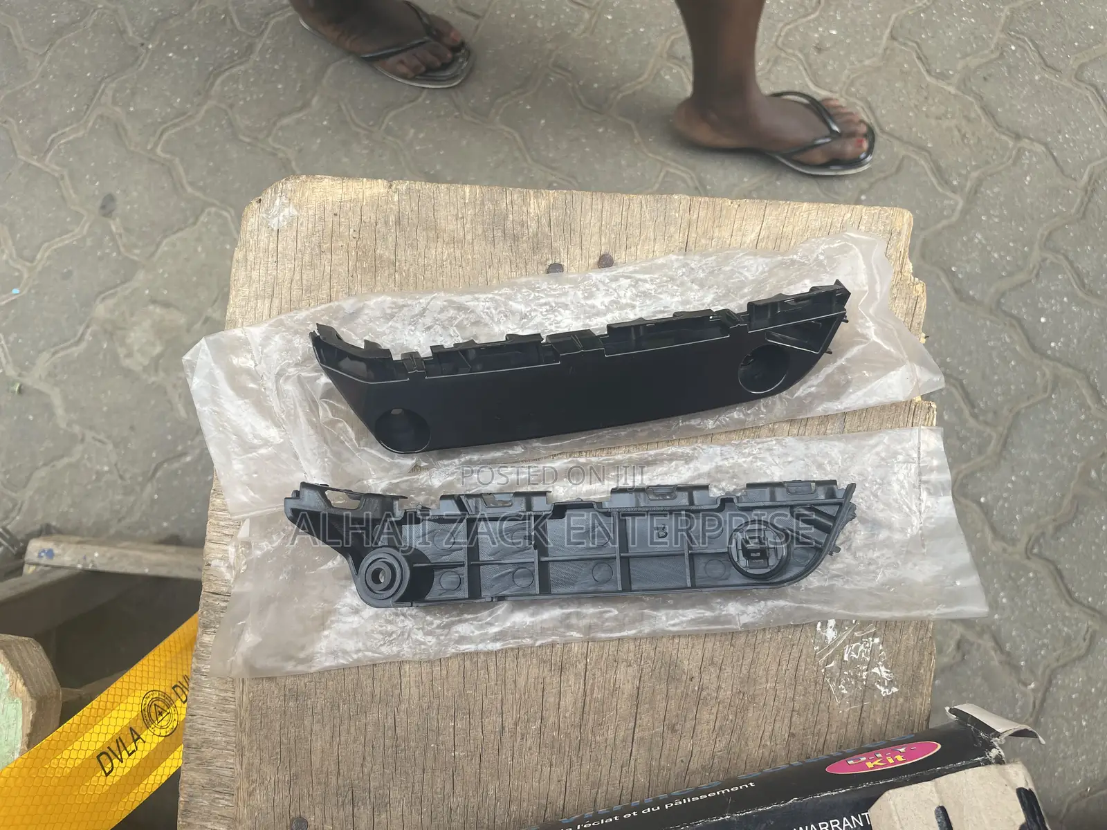 Toyota Venza Bumper Locker
