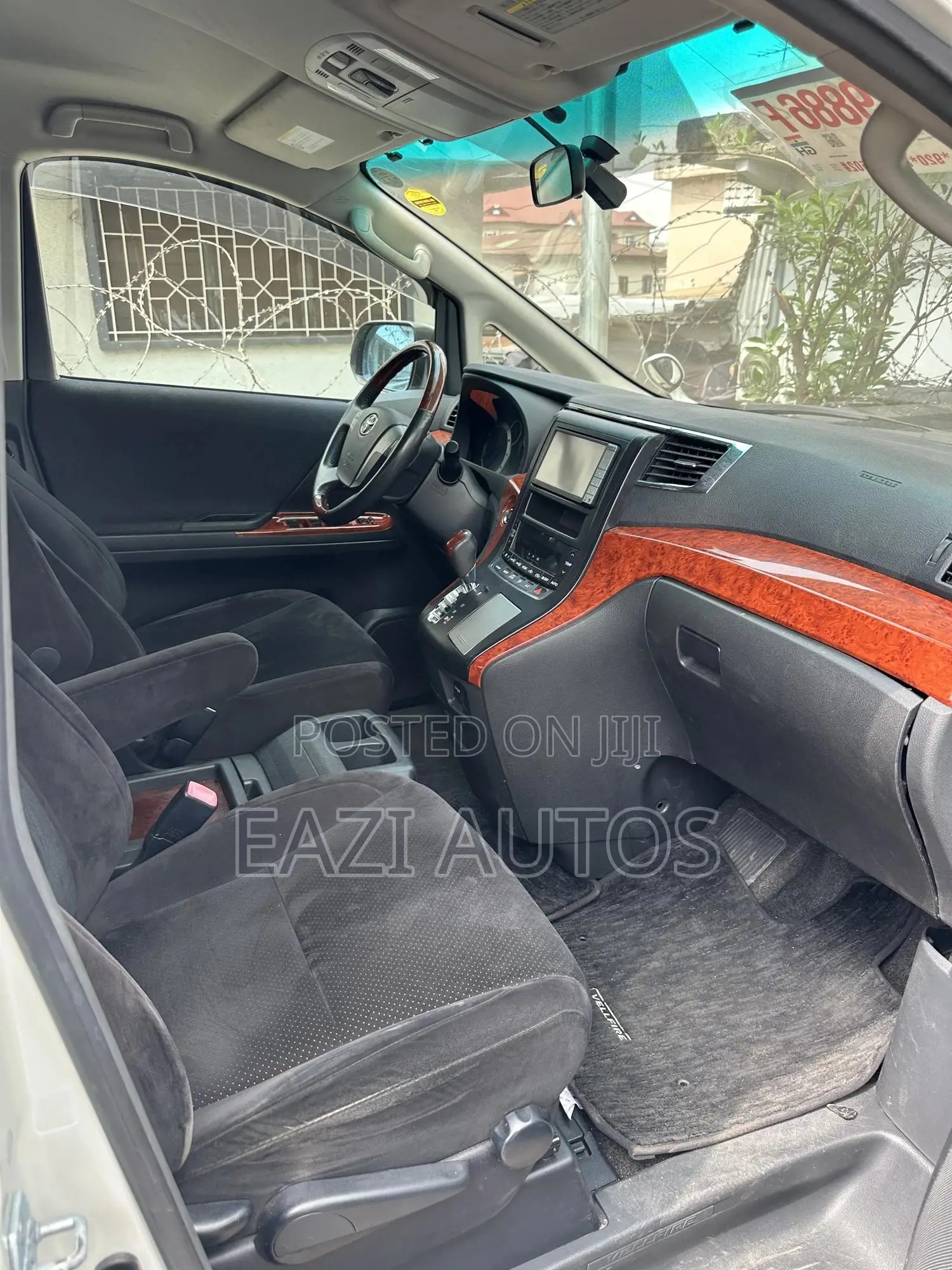 Toyota Vellfire 2014 White
