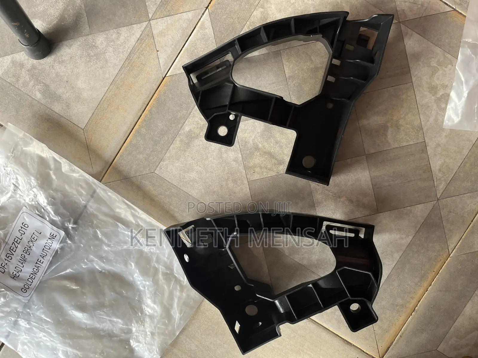 Honda Hrv 2015-2018 Head Lamp Seat/Bracket Pair