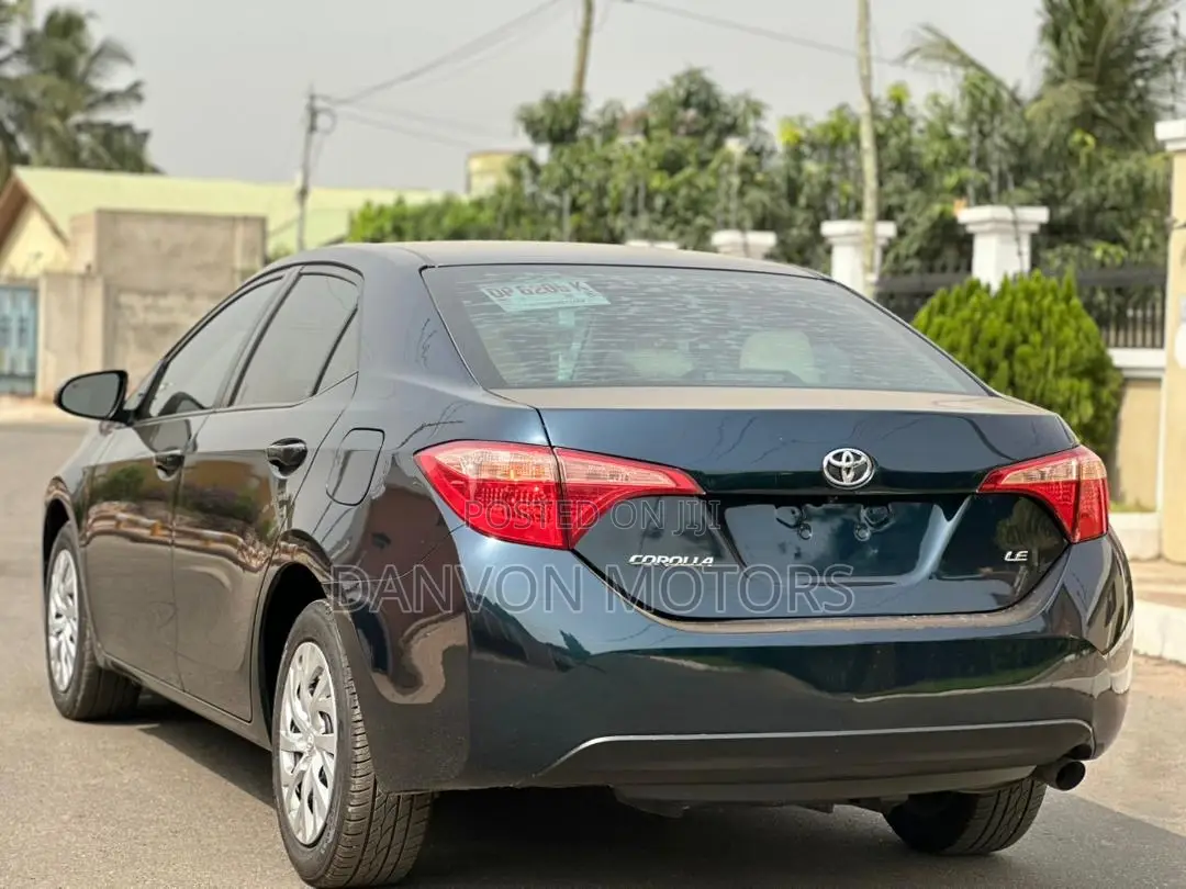 Toyota Corolla LE (1.8L 4cyl 2A) 2019 Black