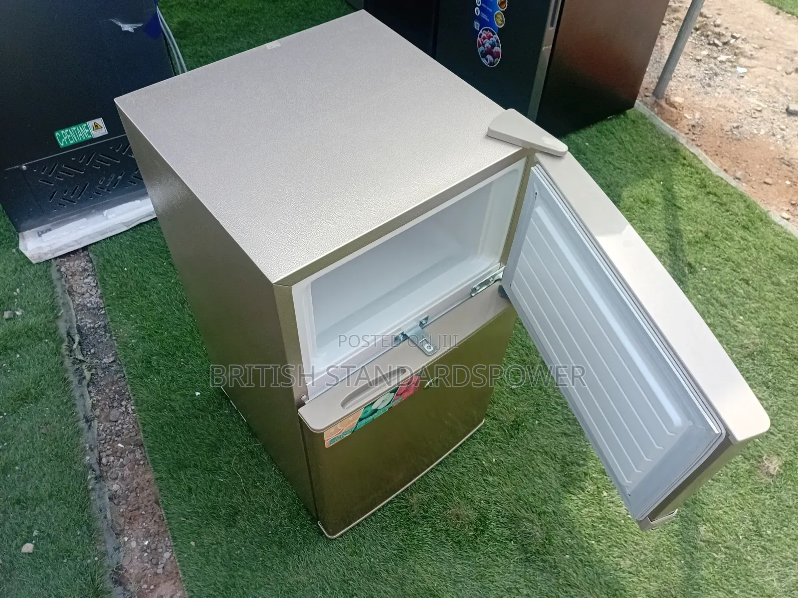 80l Coolmate Table Top With 2 Shelves Westpool Fridge