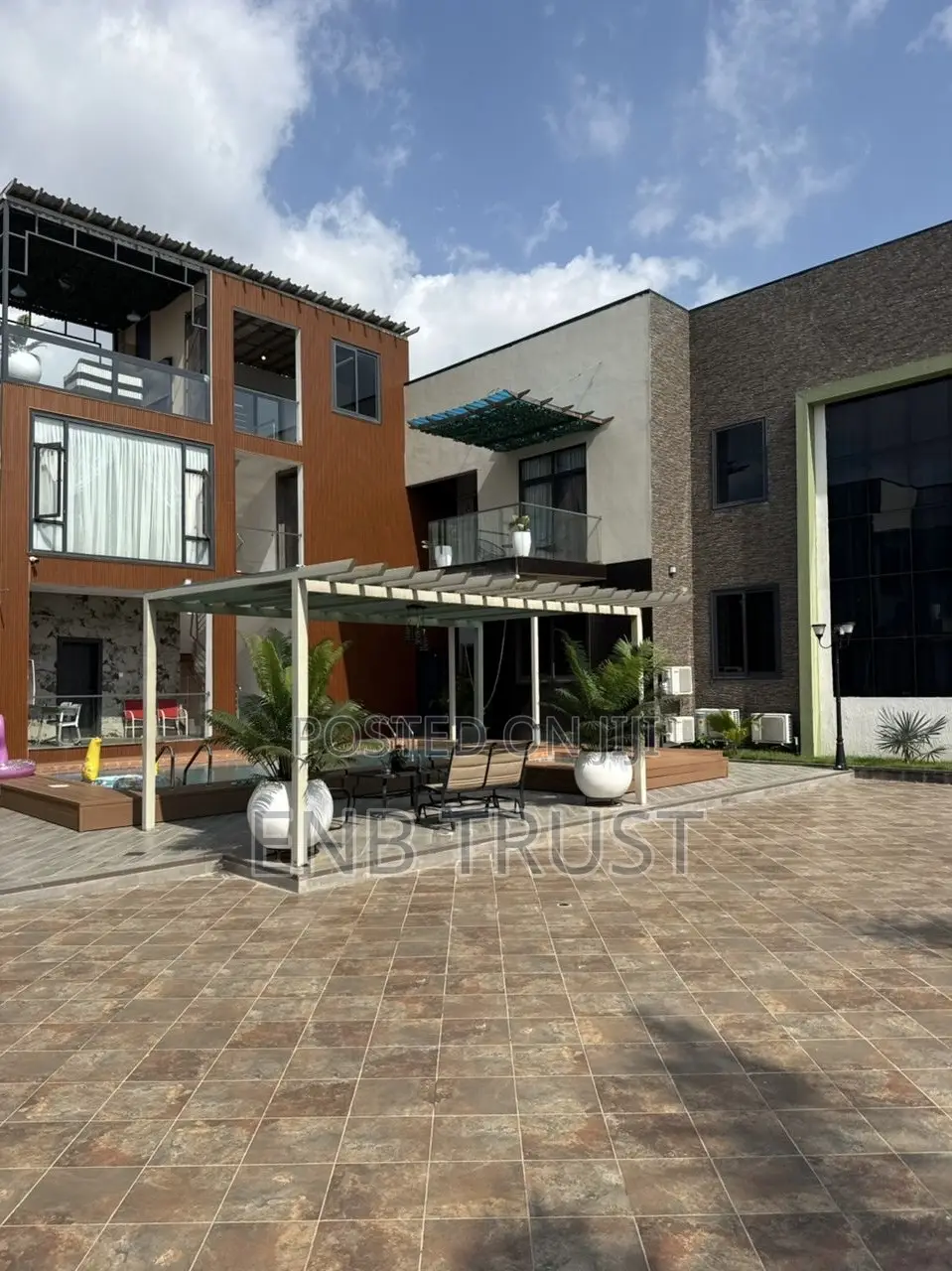 7bdrm Mansion in Pillar 2 for sale