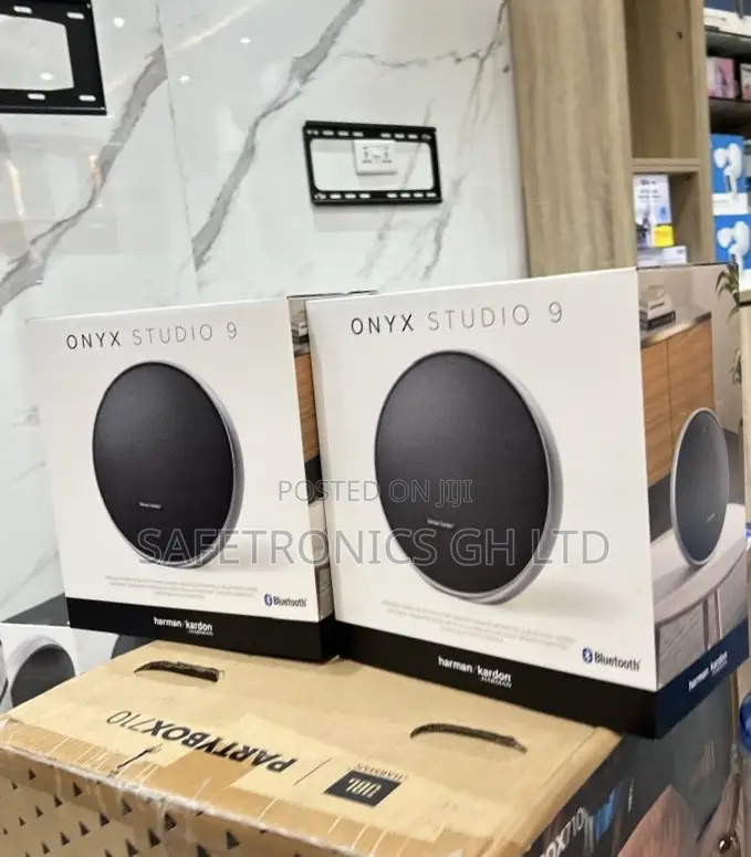 Durable Sleek Electric Black Onyx Studio 9 Bluetooth Speaker