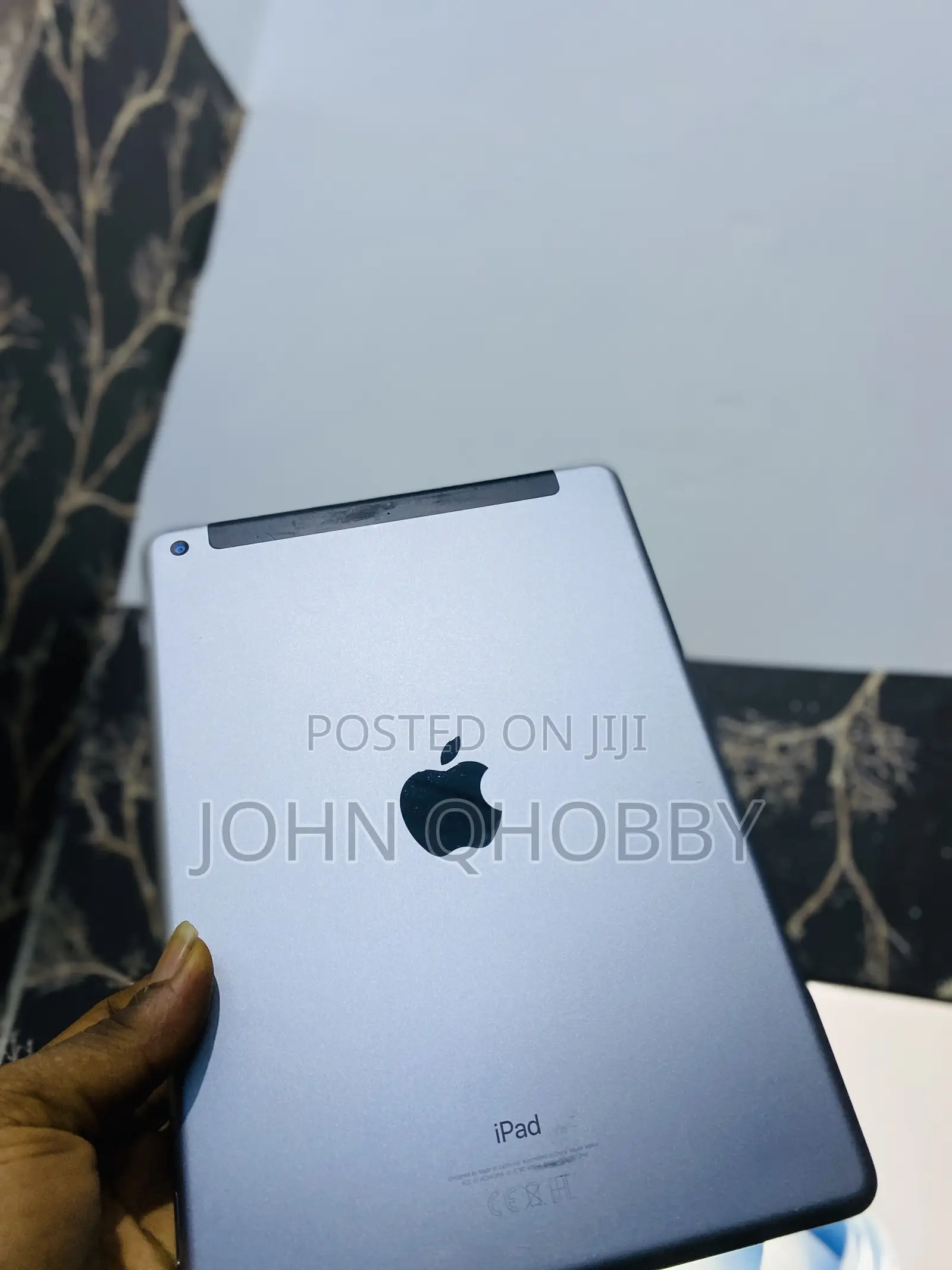 Apple iPad 9.7 32 GB Gray
