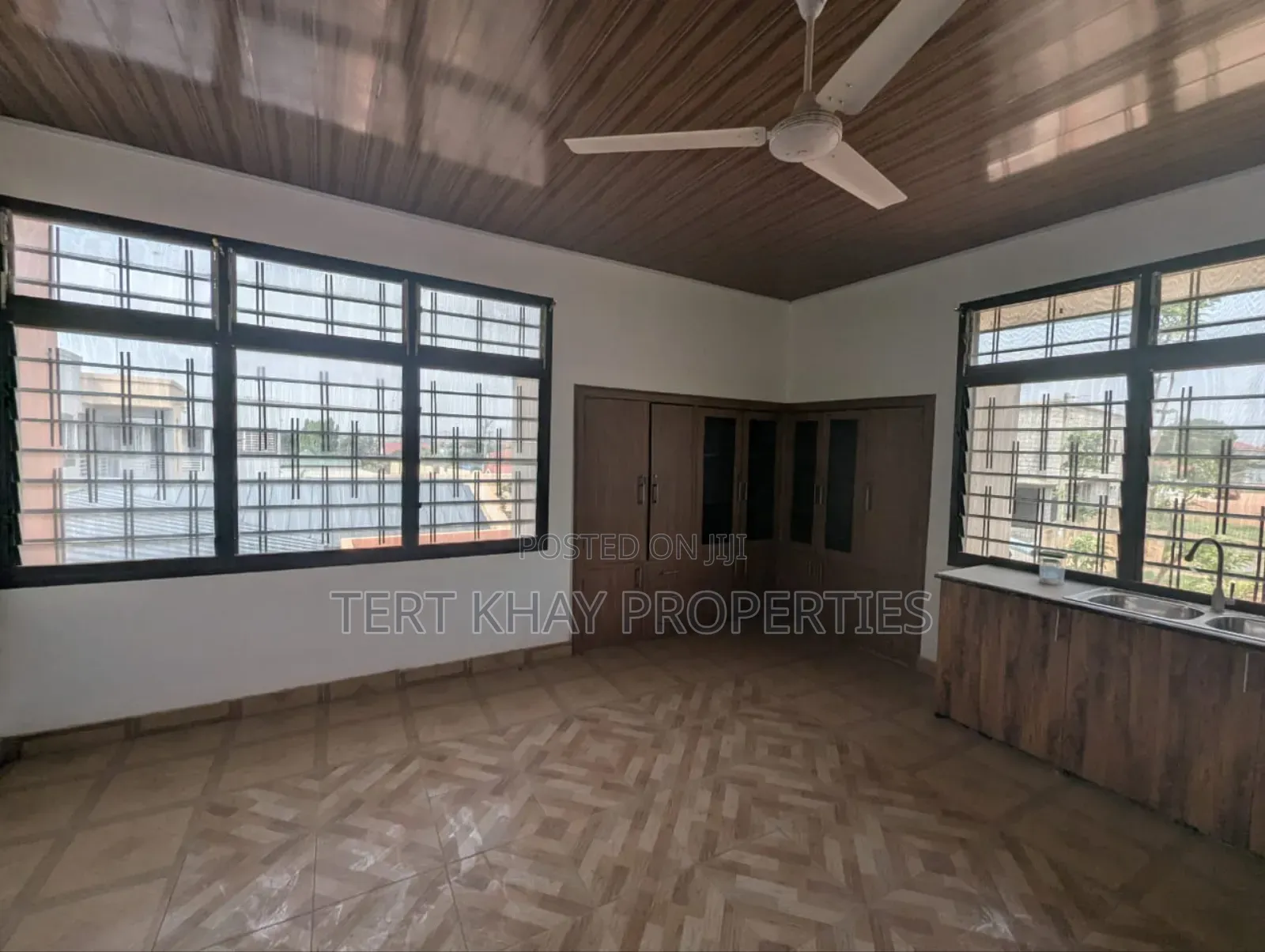 6bdrm House in North Legon for sale