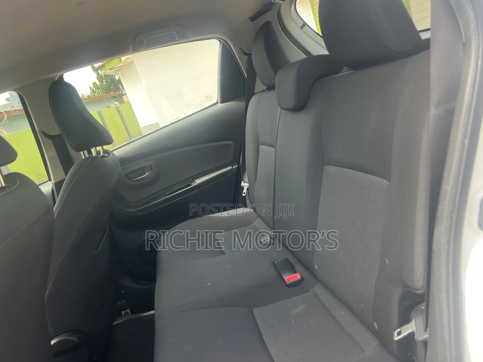 Toyota Yaris SE Hatchback 5dr 2015 White