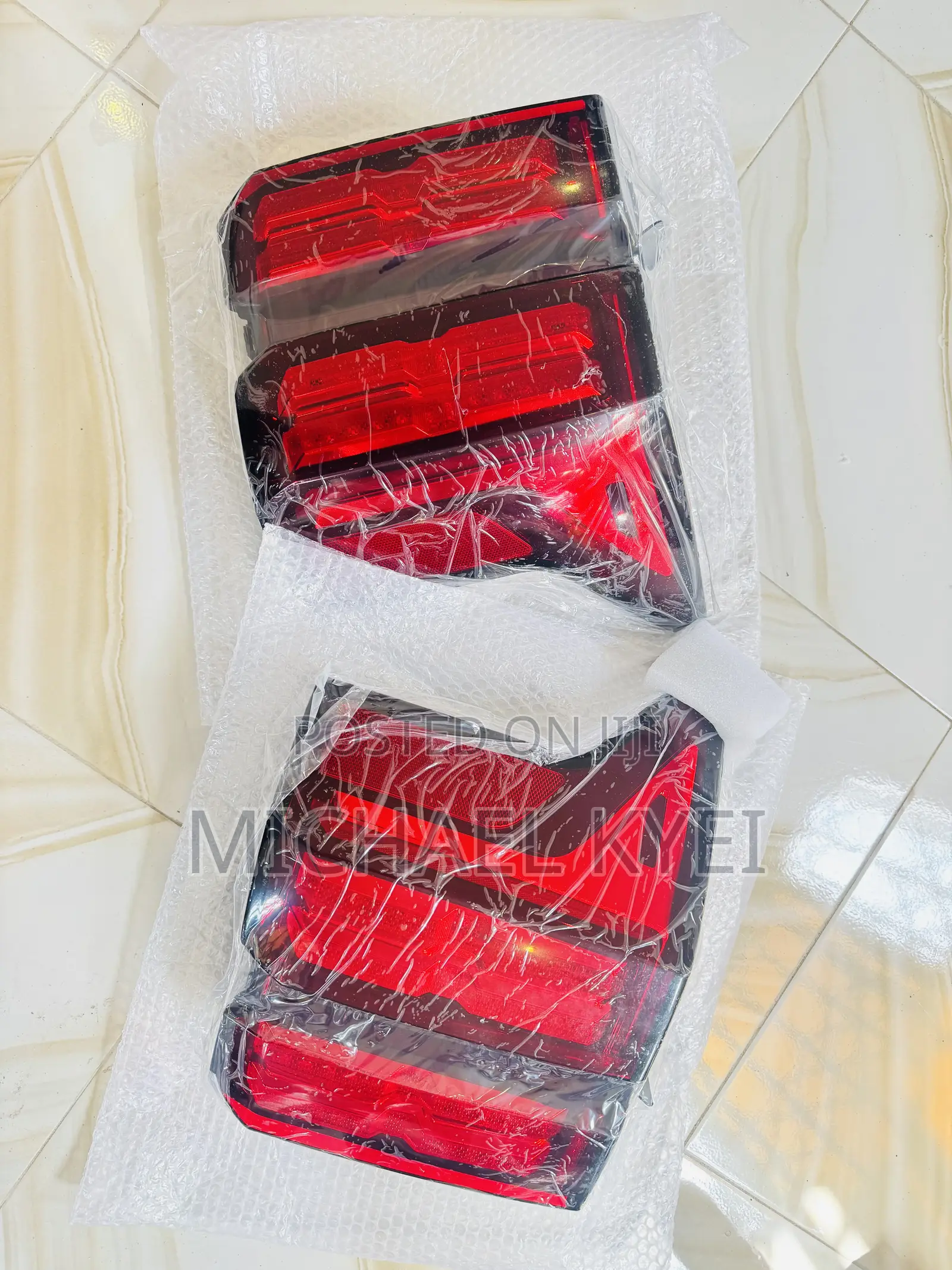 Kia Sorento 23 - 25 Tail Light Pair