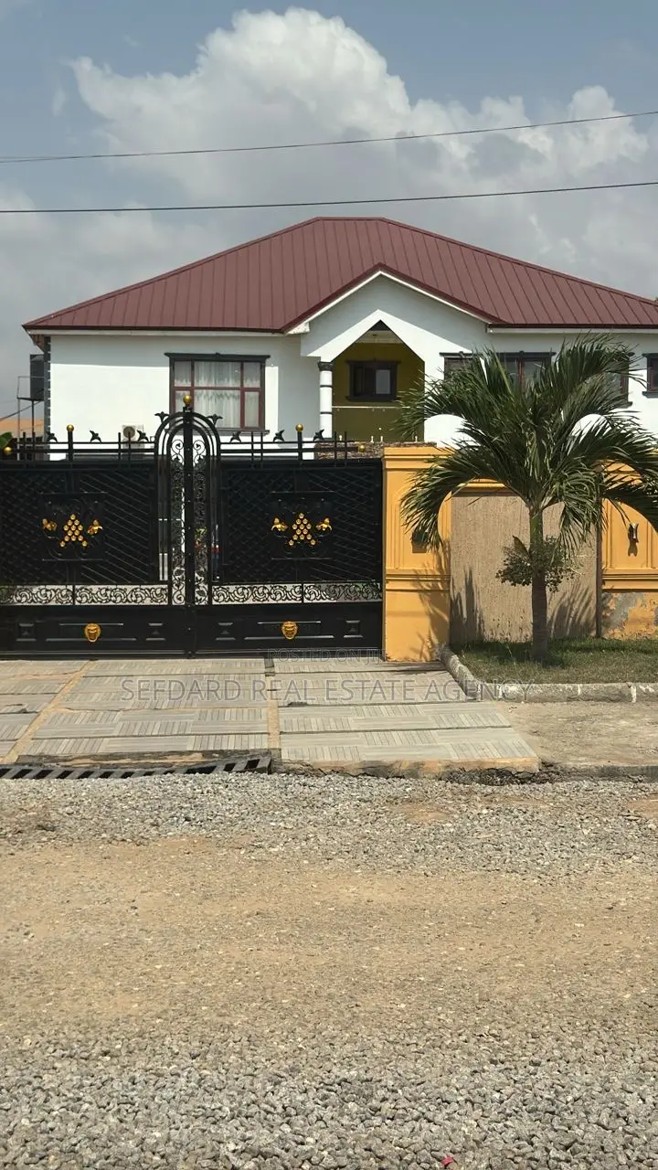 Furnished 8bdrm House in Spintex for sale